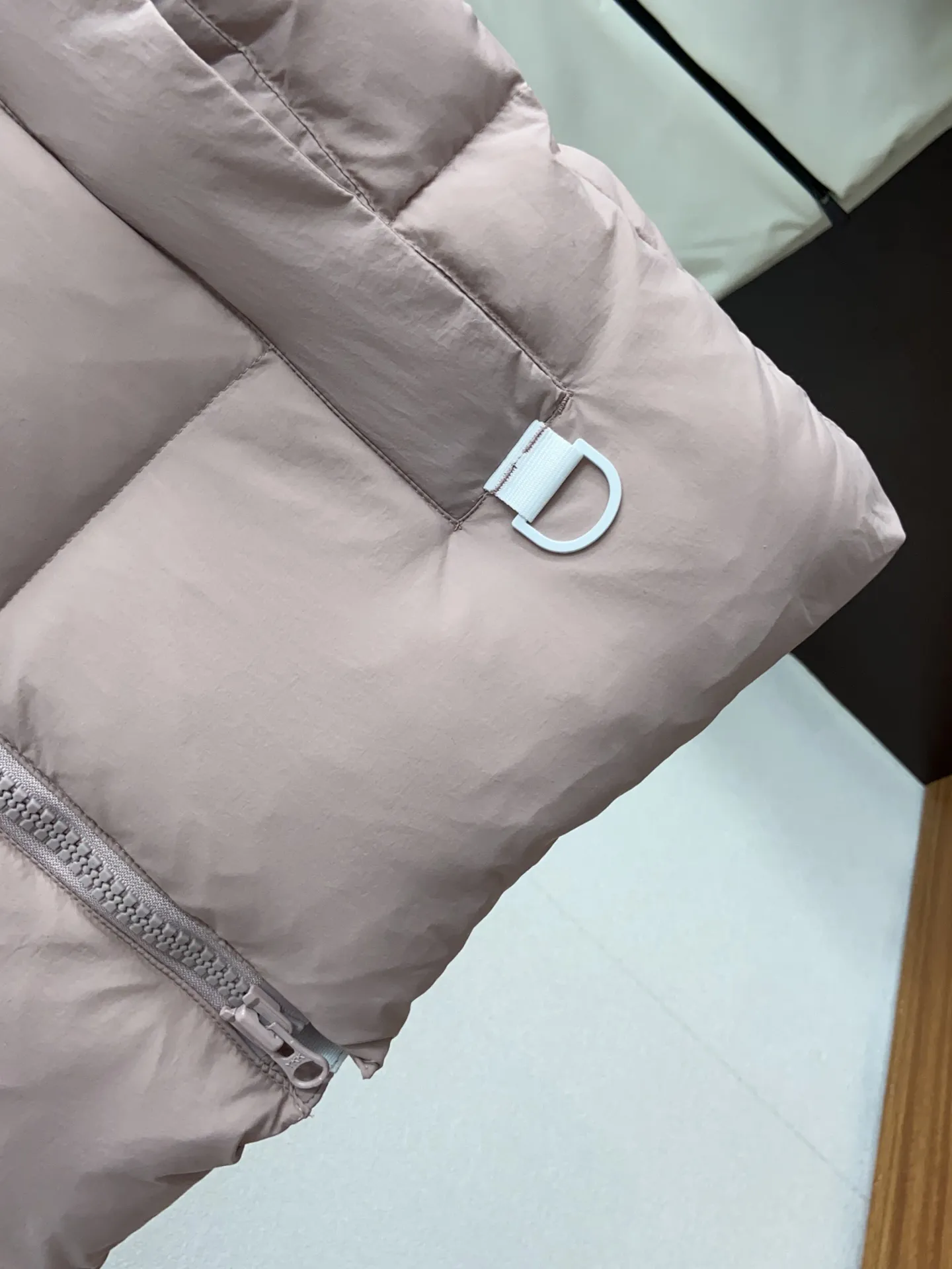 Everett Pastels Down-Filled Gilet D34024011 — view 5