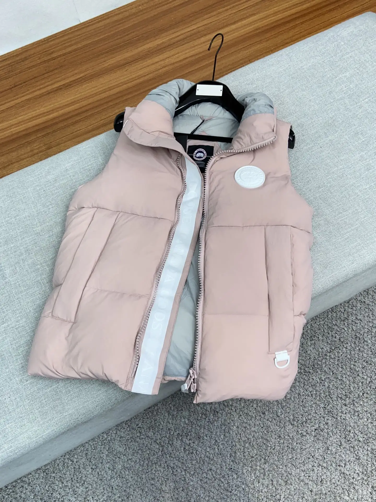 Everett Pastels Down-Filled Gilet D34024011 — view 6