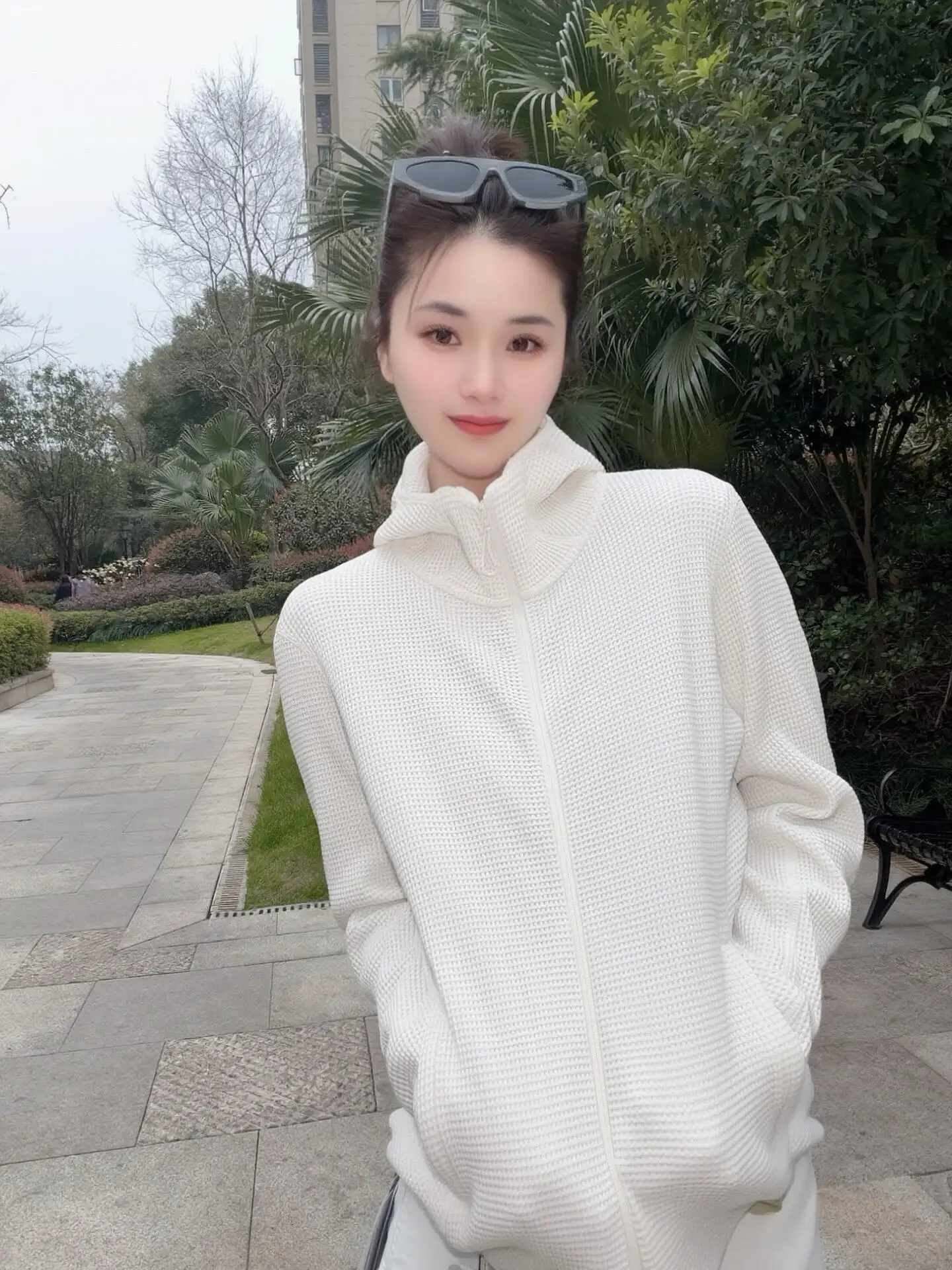 Olera Waffle-Knit Full-Zip Hoodie D34023967 — view 5
