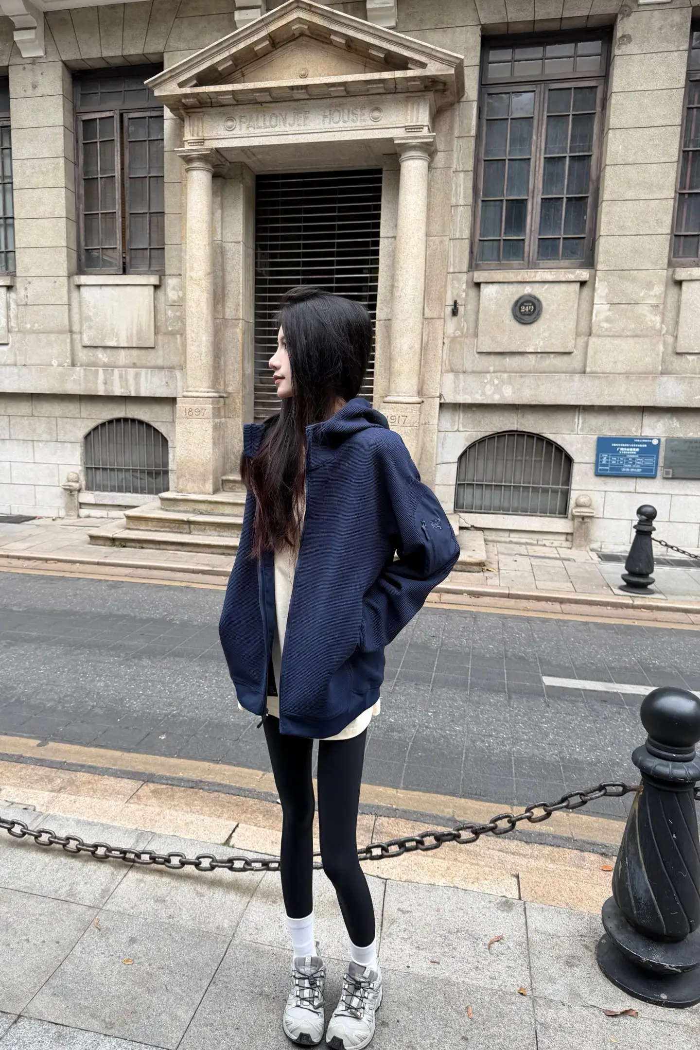 Olera Waffle-Knit Zip-Up Hooded Jacket D34023973 — view 2