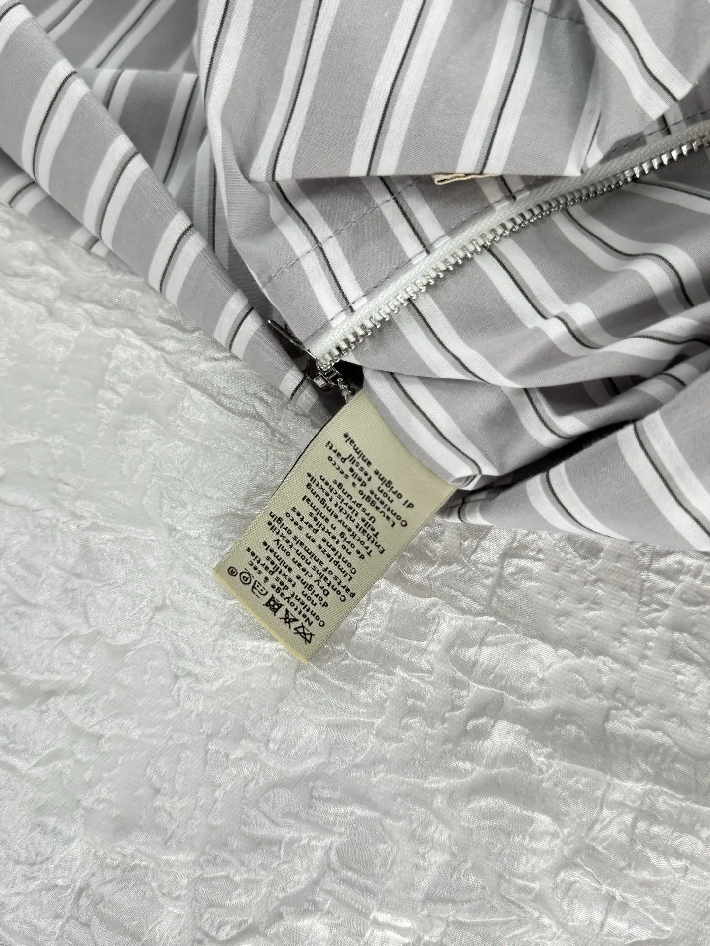Striped Sketch Print Stand-Collar Jacket D34021232 — view 7