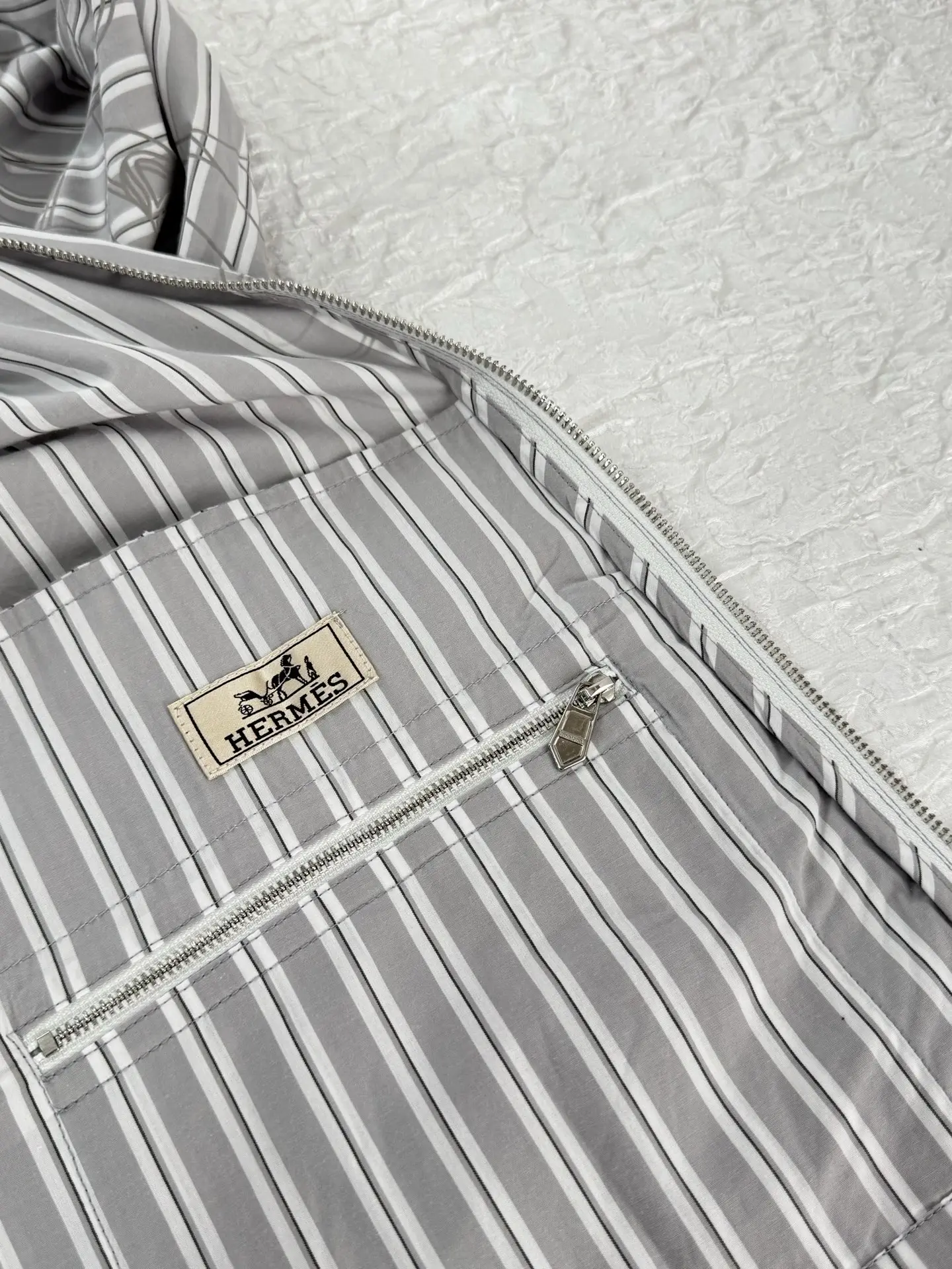Striped Sketch Print Stand-Collar Jacket D34021232 — view 8