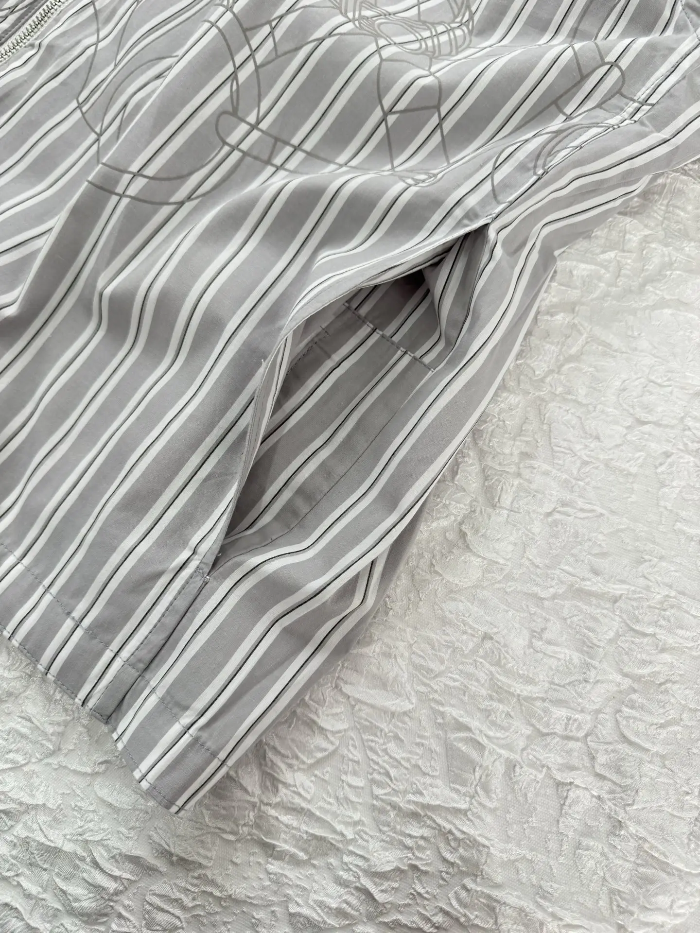 Striped Sketch Print Stand-Collar Jacket D34021232 — view 13