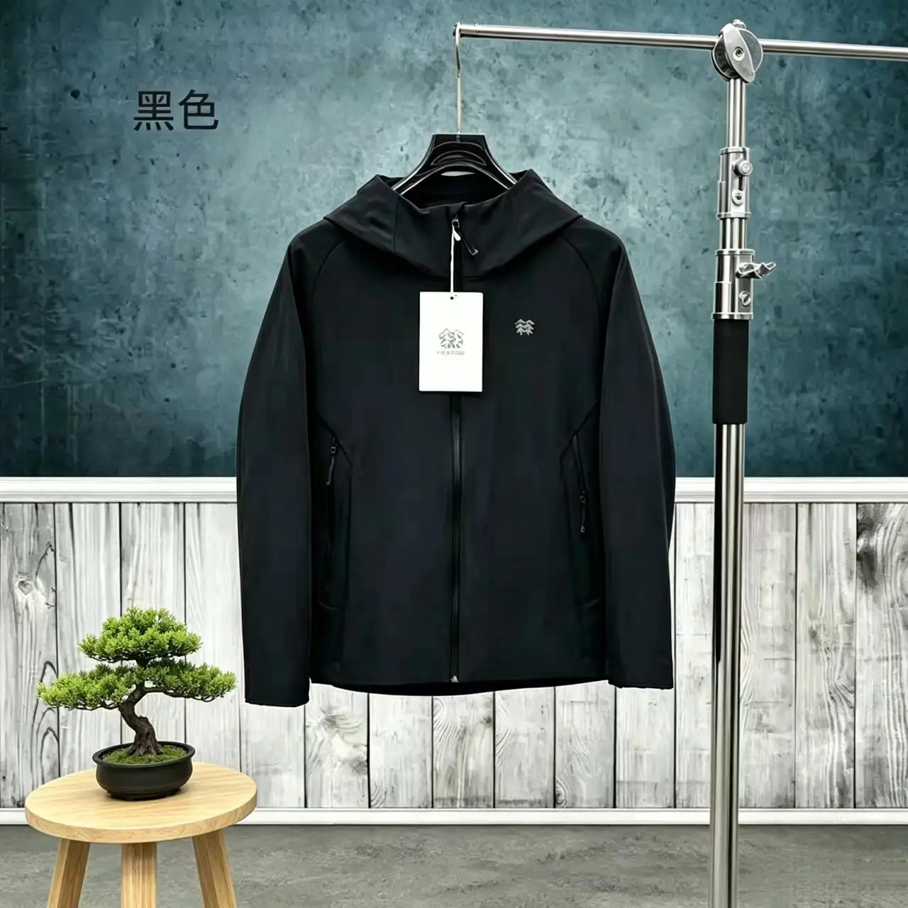KOLON SPORT Hooded Softshell Performance Jacket D34022672