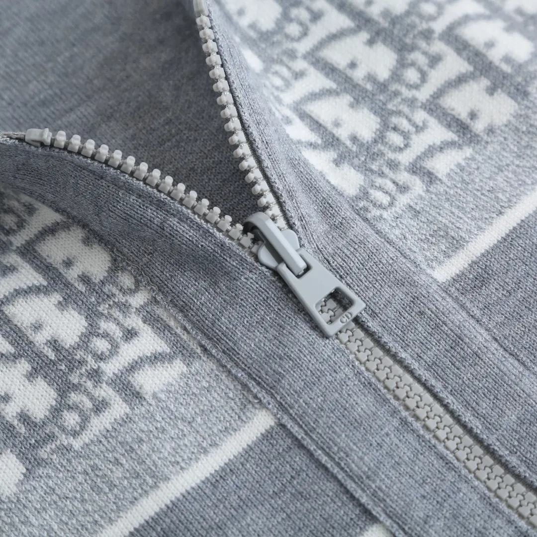 Oblique Reversible Zip-Up Hooded Cardigan D35023213 — view 5