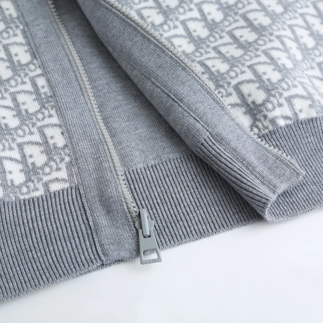 Oblique Reversible Zip-Up Hooded Cardigan D35023213 — view 7