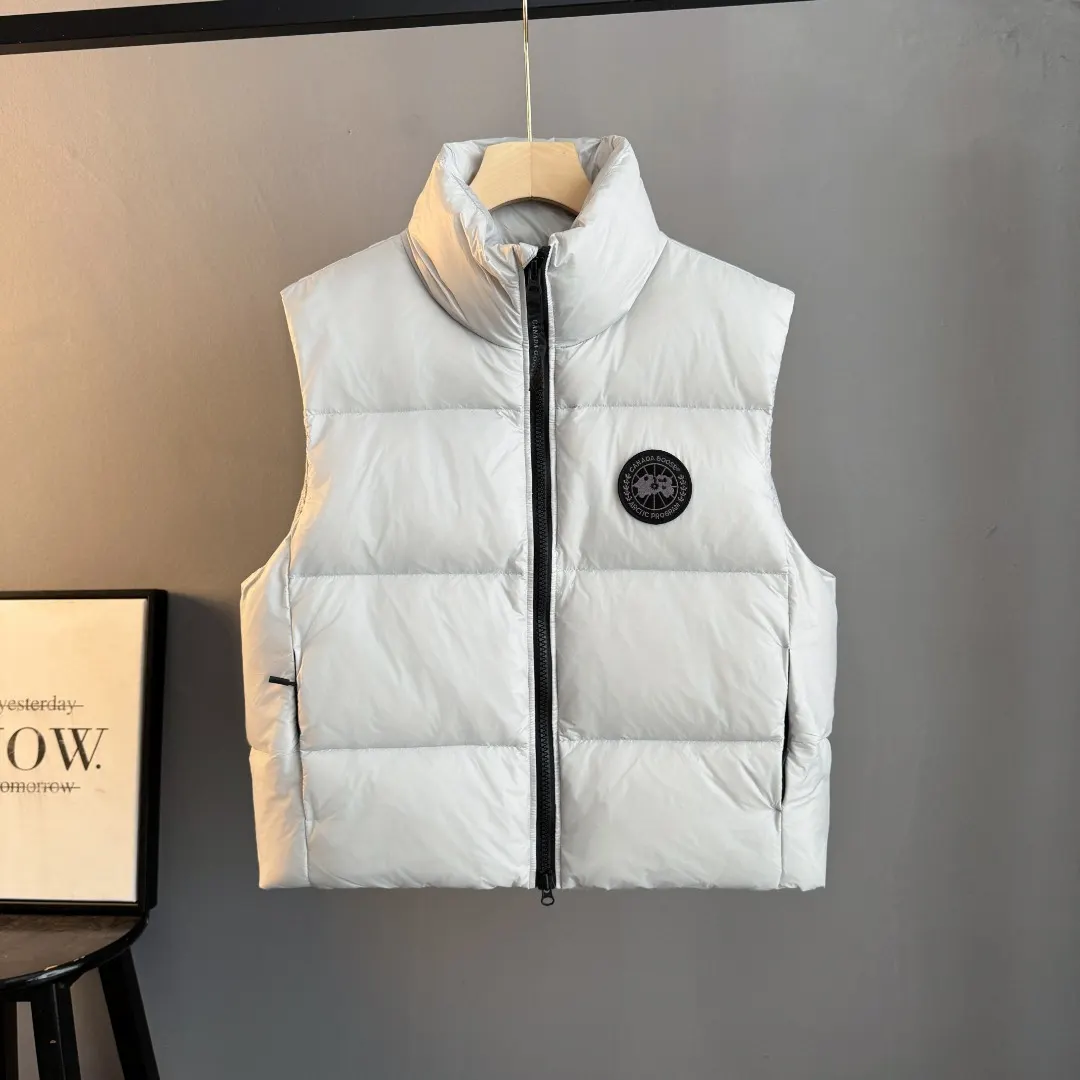 Cypress Down-Filled Puffer Gilet D35024827
