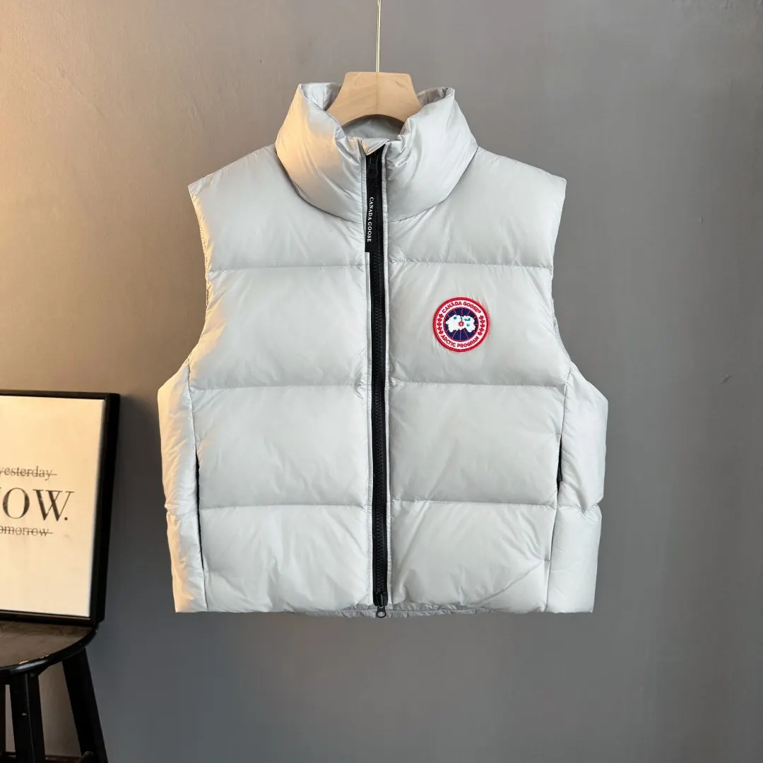 Cypress Down-Filled Puffer Gilet D35024826