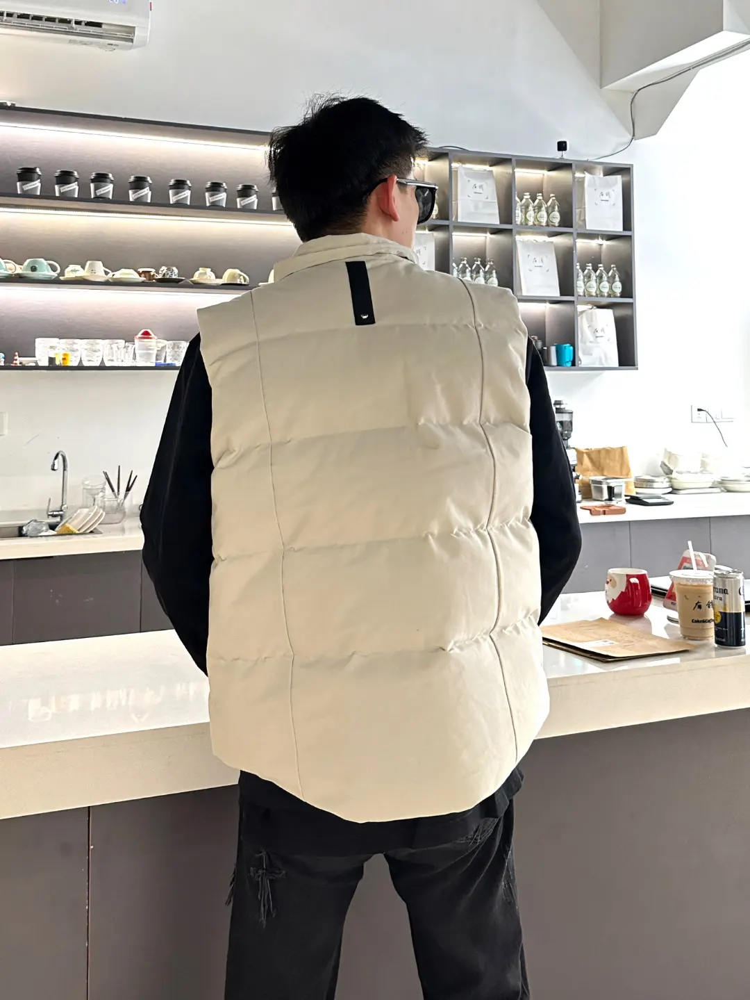 Montreal Down-Filled Puffer Gilet D36024033 — view 7