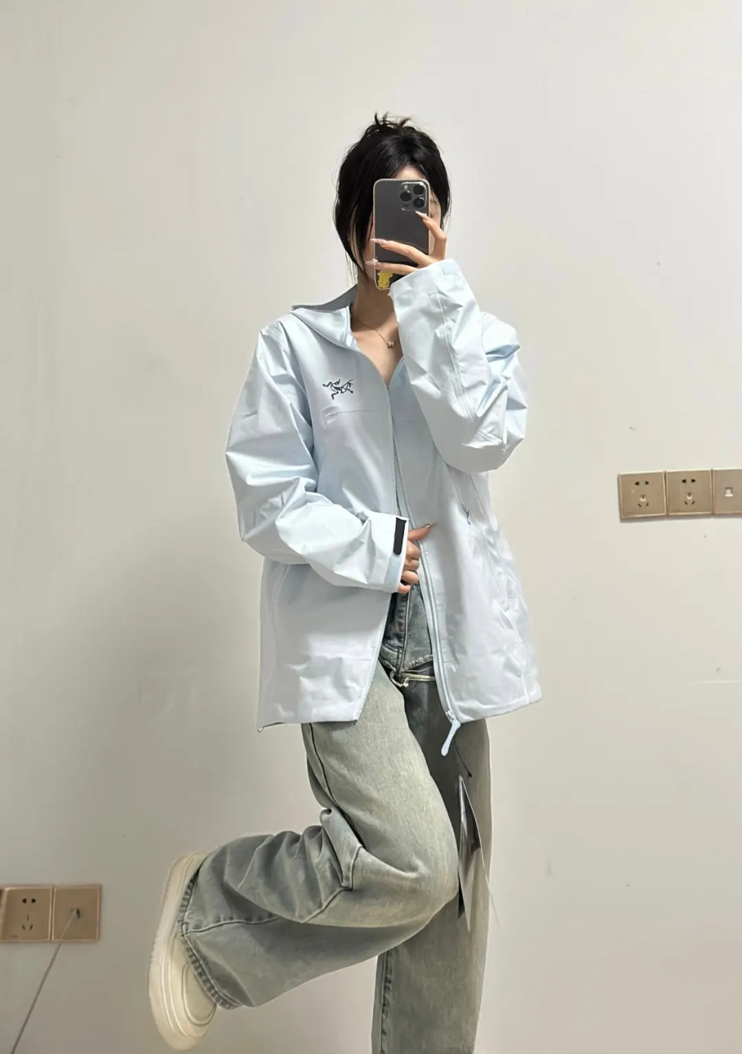 Beta GORE-TEX Hooded Shell Jacket D36023934 — view 5