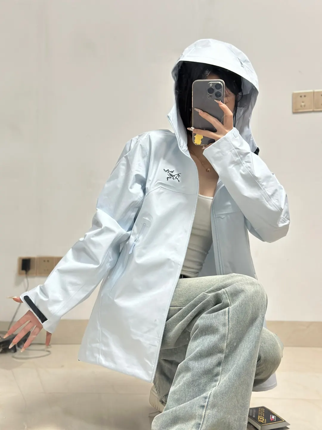 Beta GORE-TEX Hooded Shell Jacket D36023934 — view 8