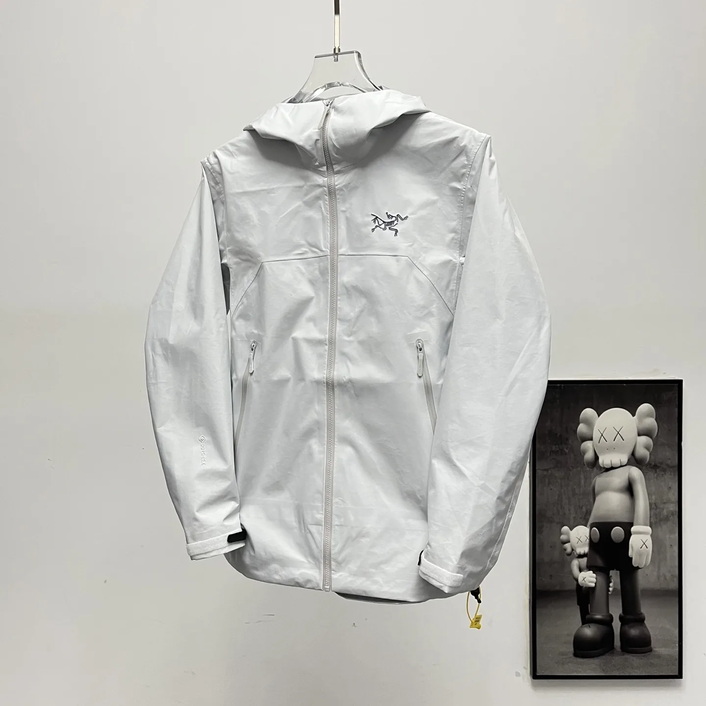 Beta GORE-TEX Hooded Shell Jacket D36023933 — view 2