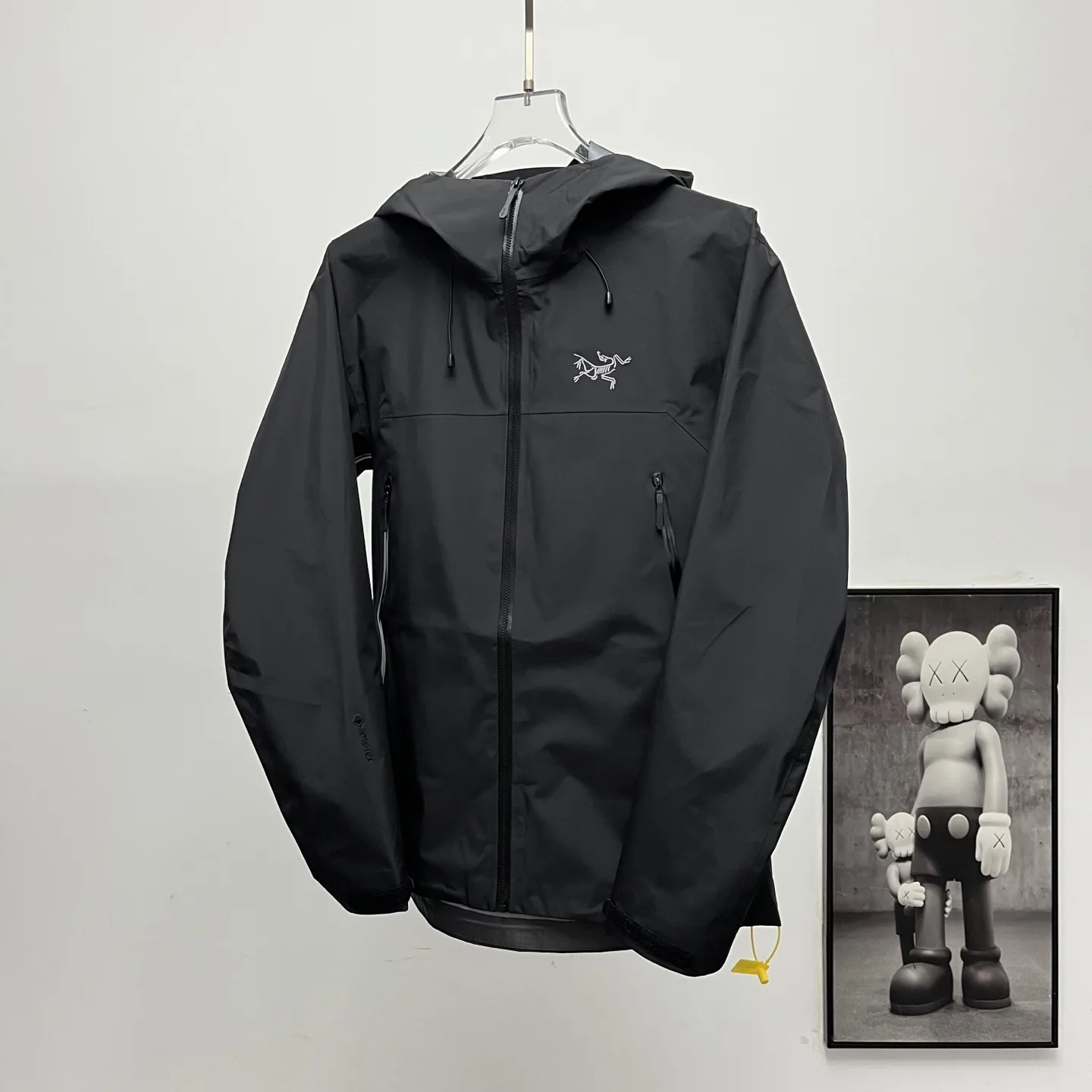 Beta GORE-TEX Lightweight Shell Jacket D36023931 — view 2