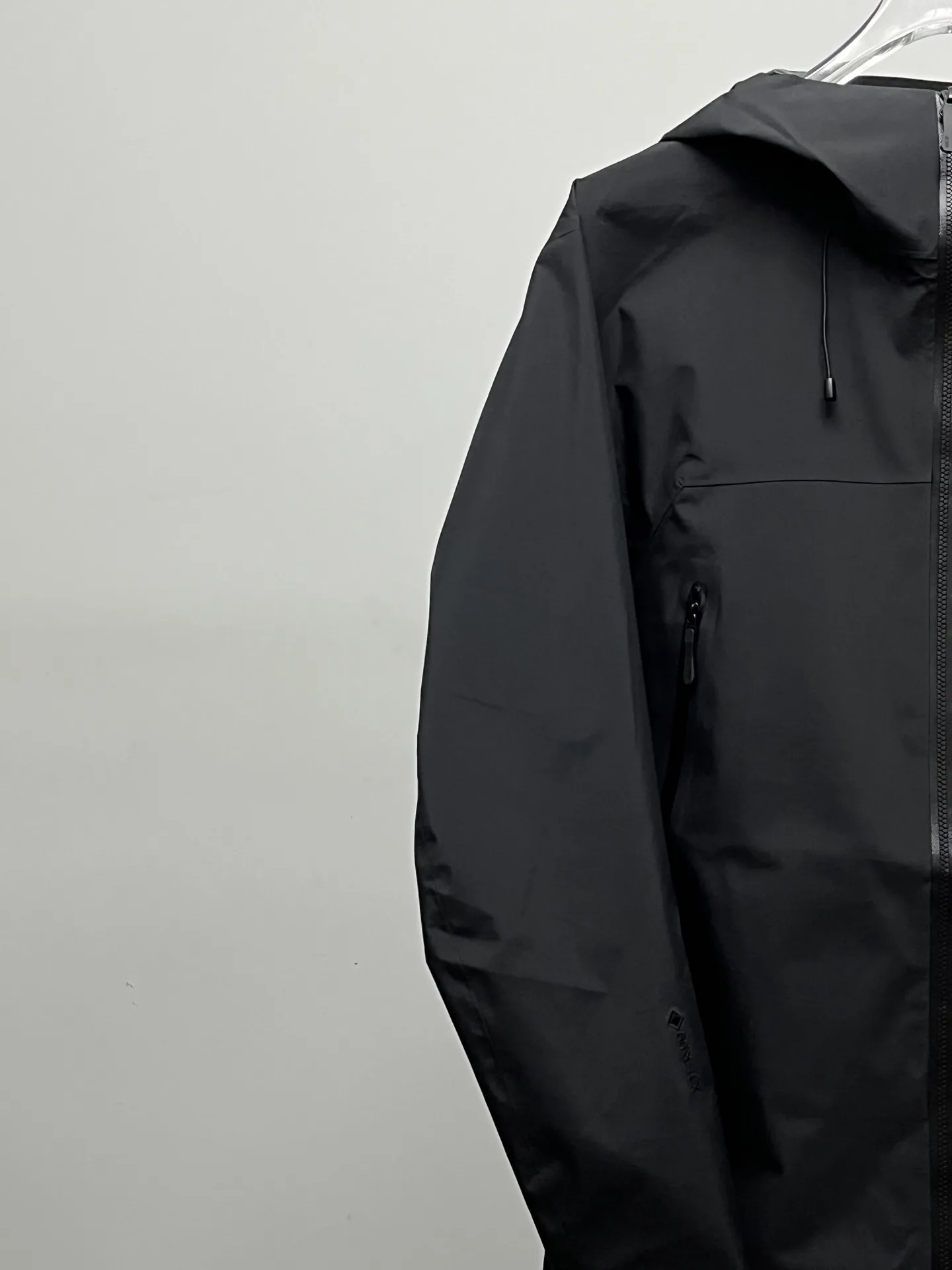 Beta GORE-TEX Lightweight Shell Jacket D36023931 — view 4