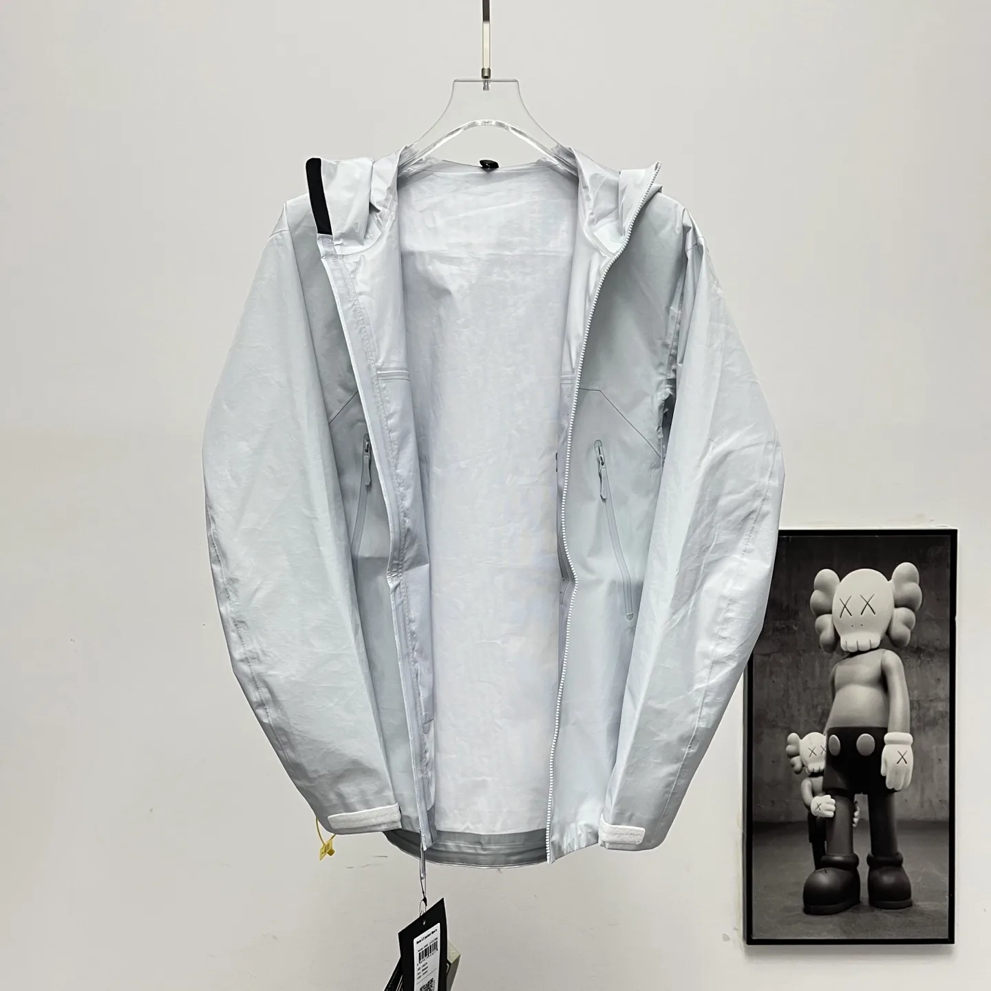Beta GORE-TEX Hooded Shell Jacket D36023935 — view 6