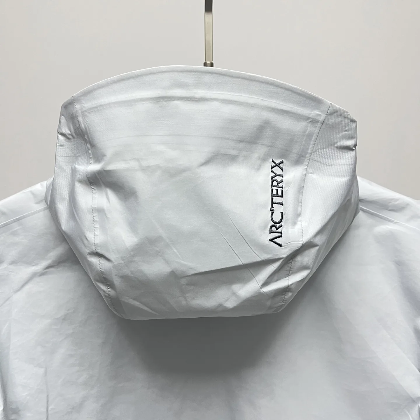 Beta GORE-TEX Hooded Shell Jacket D36023935 — view 8