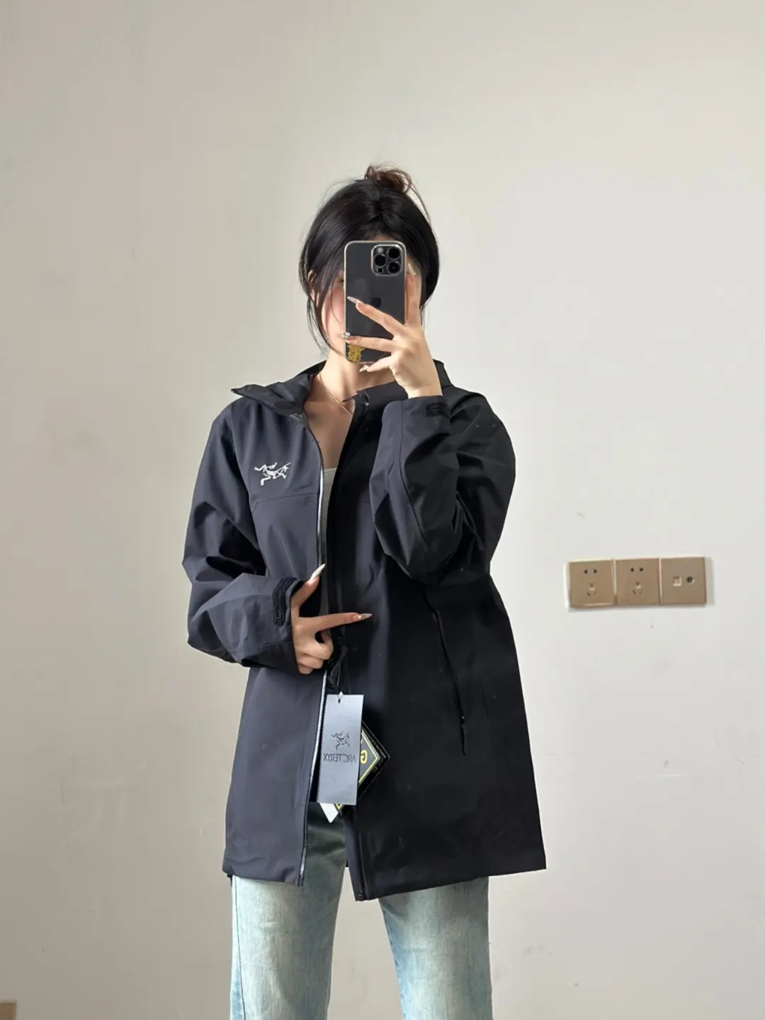 Beta GORE-TEX Hooded Shell Jacket D36023930
