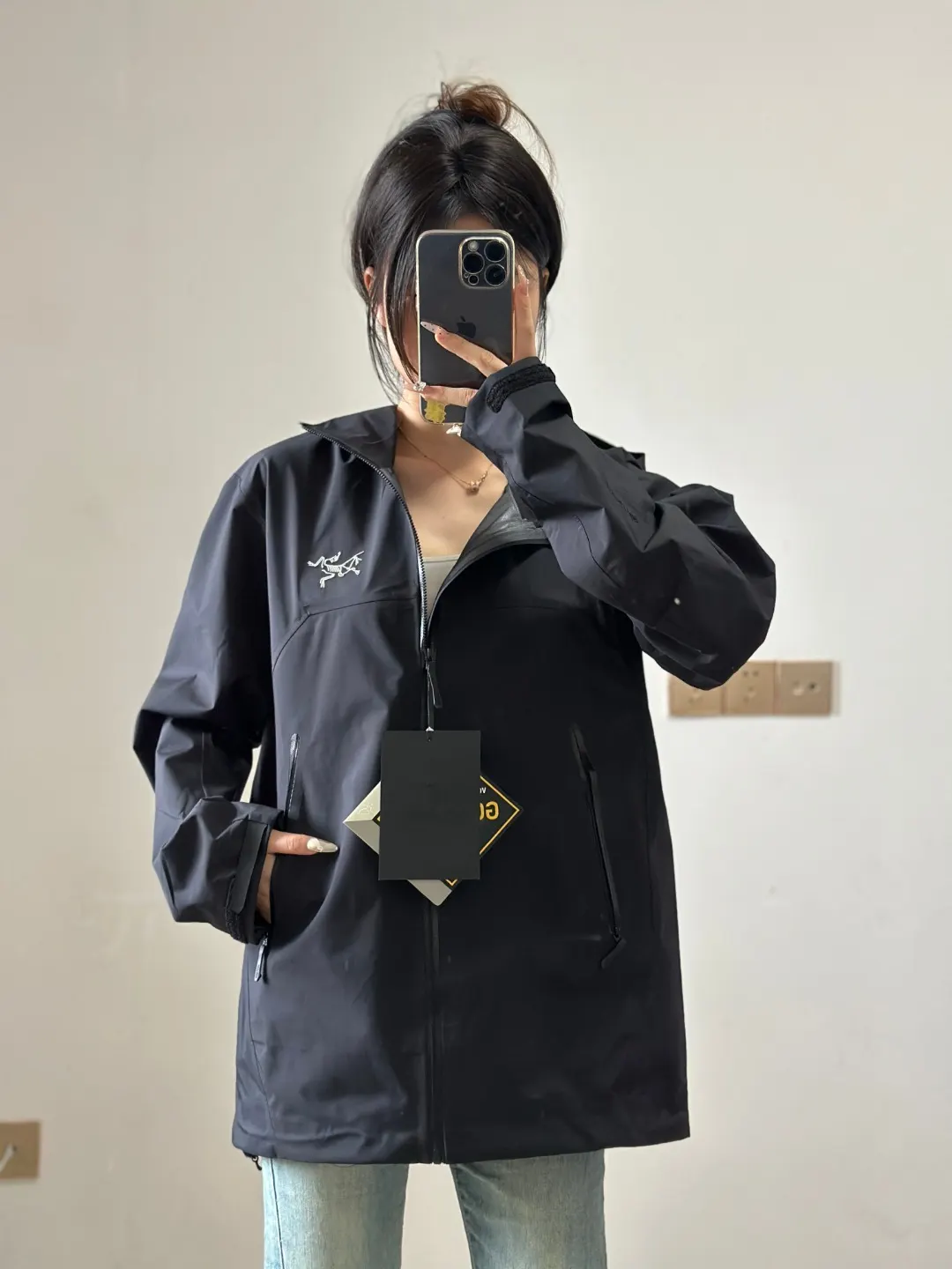Beta GORE-TEX Hooded Shell Jacket D36023930 — view 2