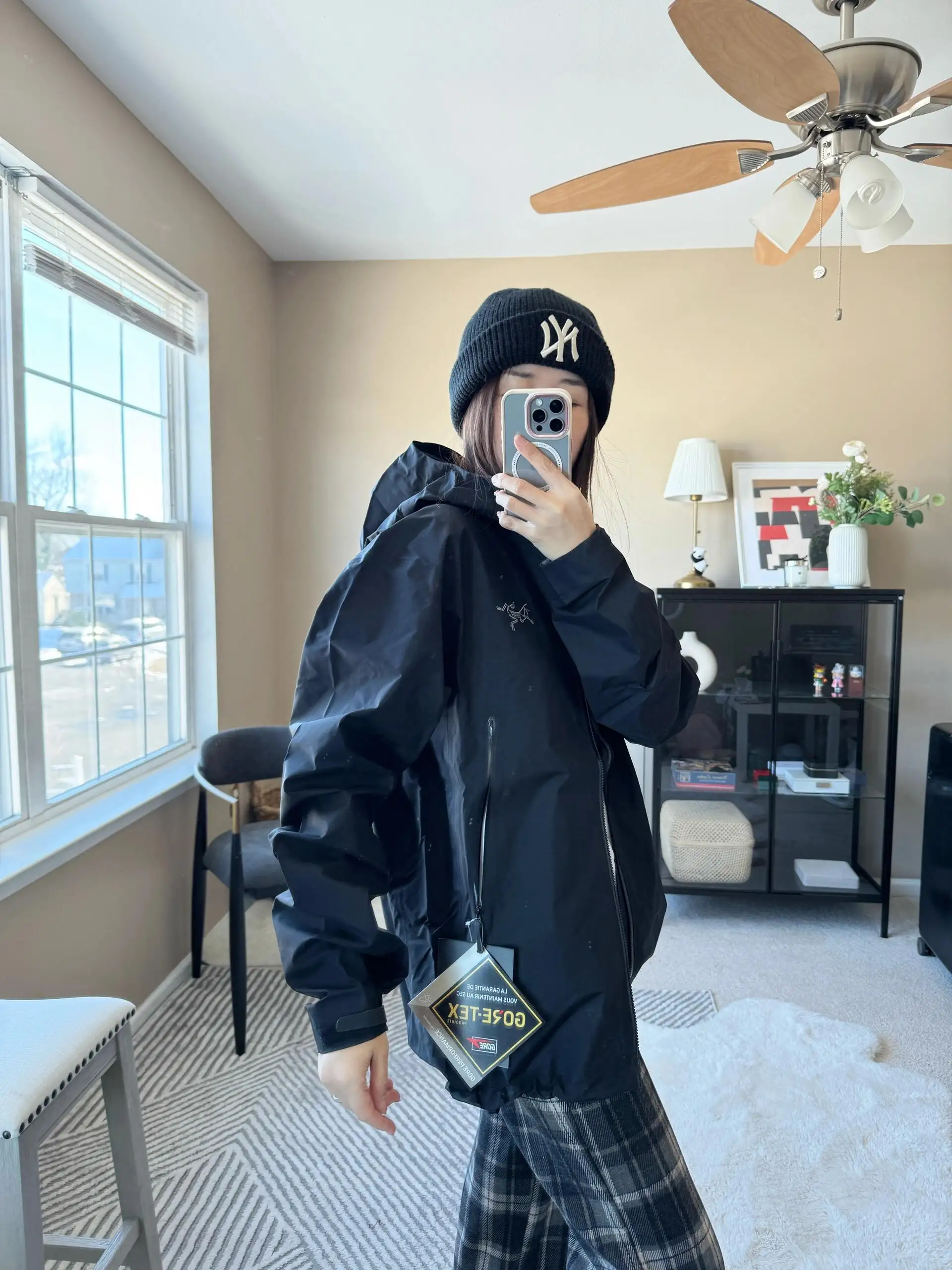 Beta GORE-TEX Hooded Shell Jacket D36023930 — view 7