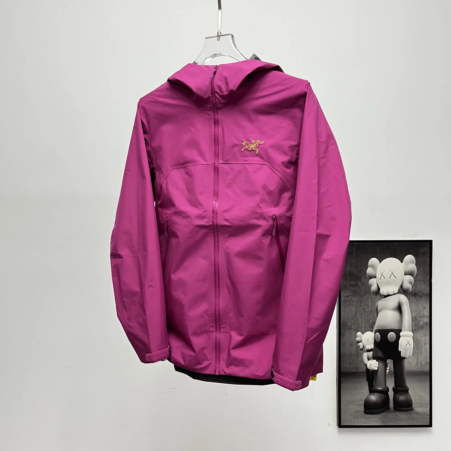 Beta GORE-TEX Lightweight Hooded Shell Jacket D36023941 — view 2