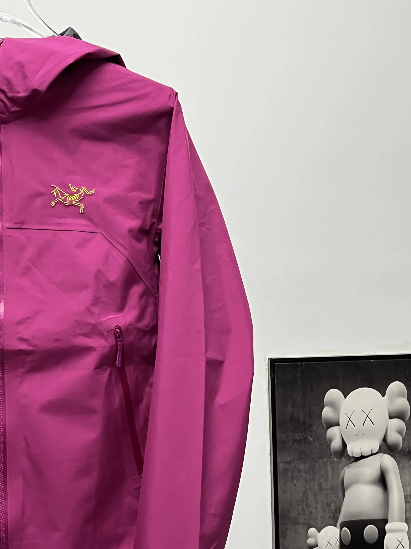 Beta GORE-TEX Lightweight Hooded Shell Jacket D36023941 — view 5