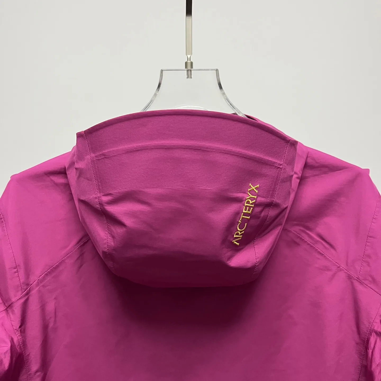 Beta GORE-TEX Lightweight Hooded Shell Jacket D36023941 — view 8