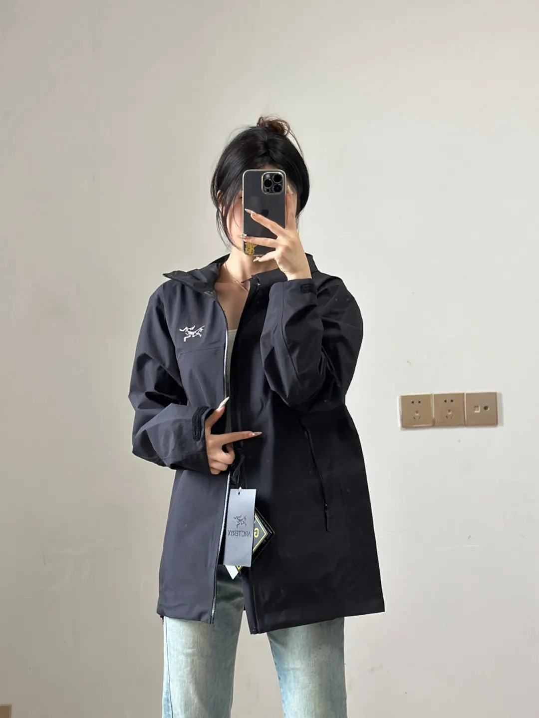 Beta GORE-TEX Hooded Shell Jacket D36023929 — view 7