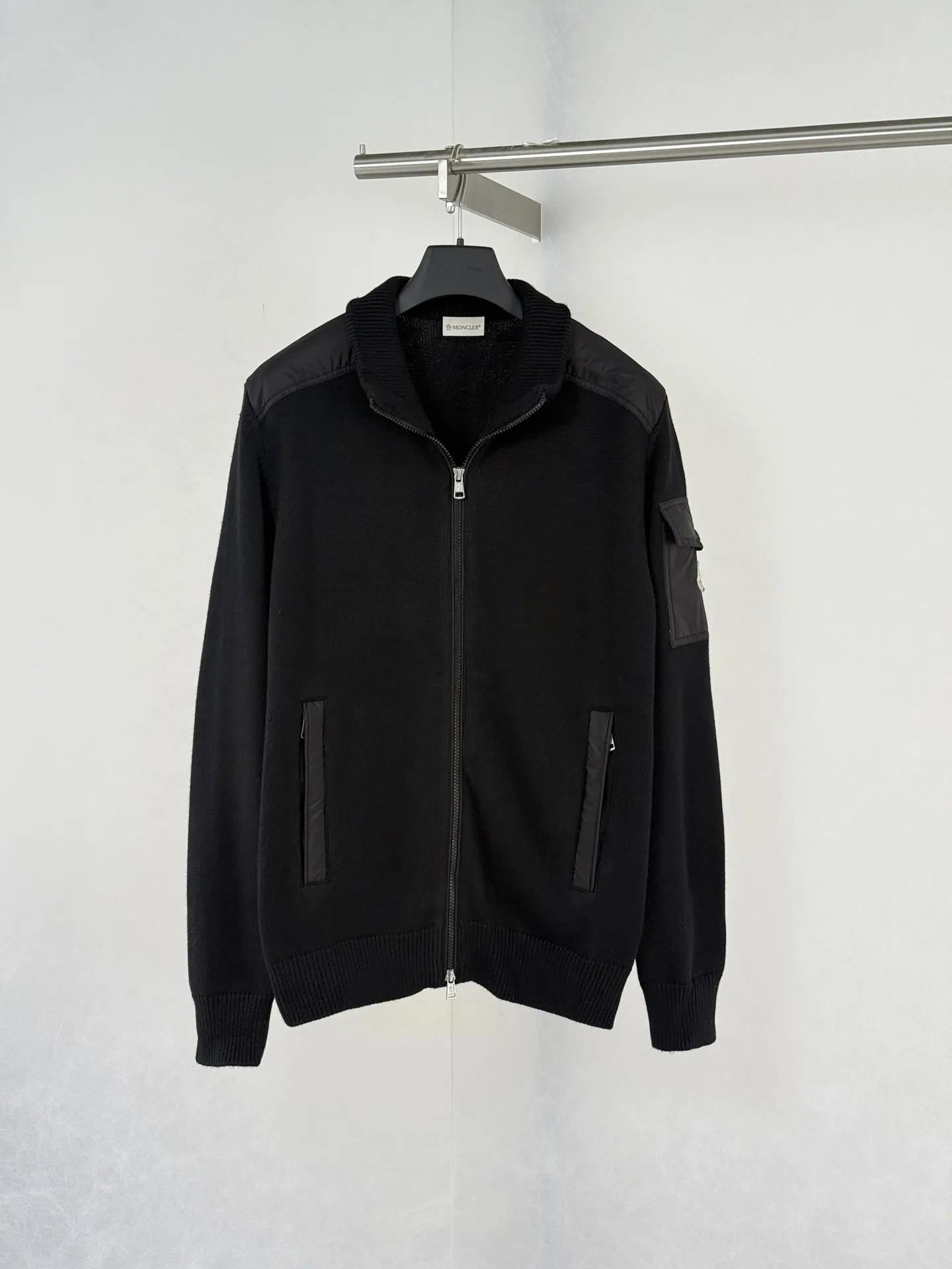 Nylon-Paneled Zip-Up Knit Cardigan D36021251