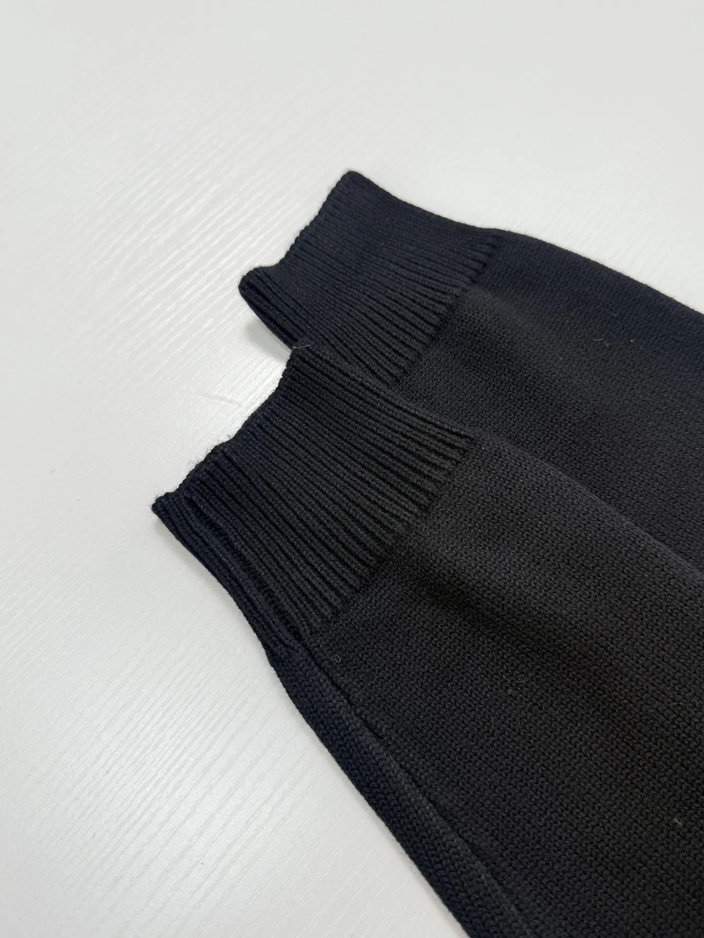Nylon-Paneled Zip-Up Knit Cardigan D36021251 — view 11