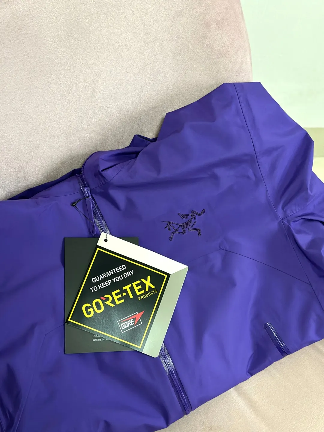 Beta GORE-TEX Lightweight Shell Jacket D36023942 — view 2