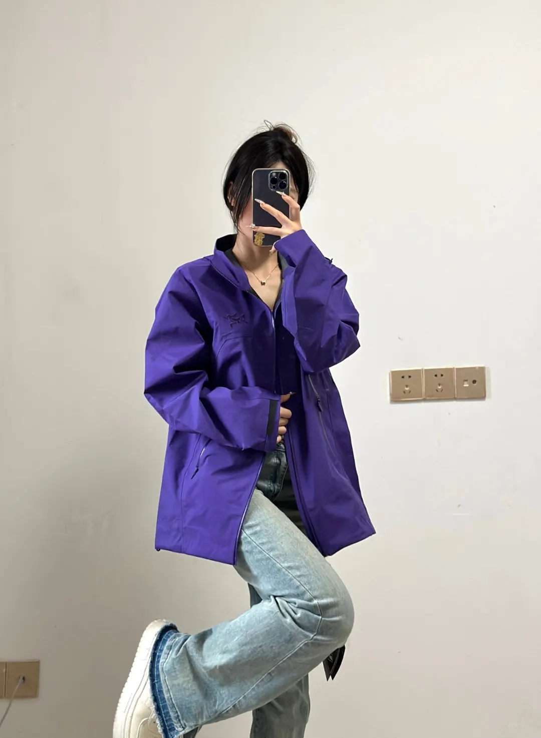 Beta GORE-TEX Lightweight Shell Jacket D36023942 — view 3