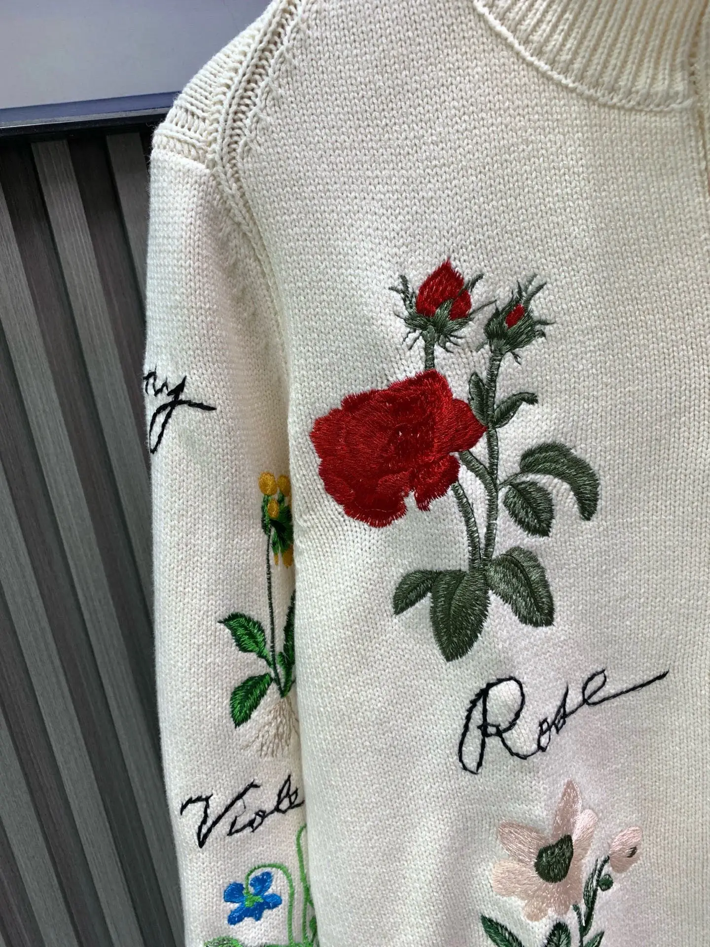 Floral Embroidered Wool-Blend Polo Sweater D36523928 — view 7