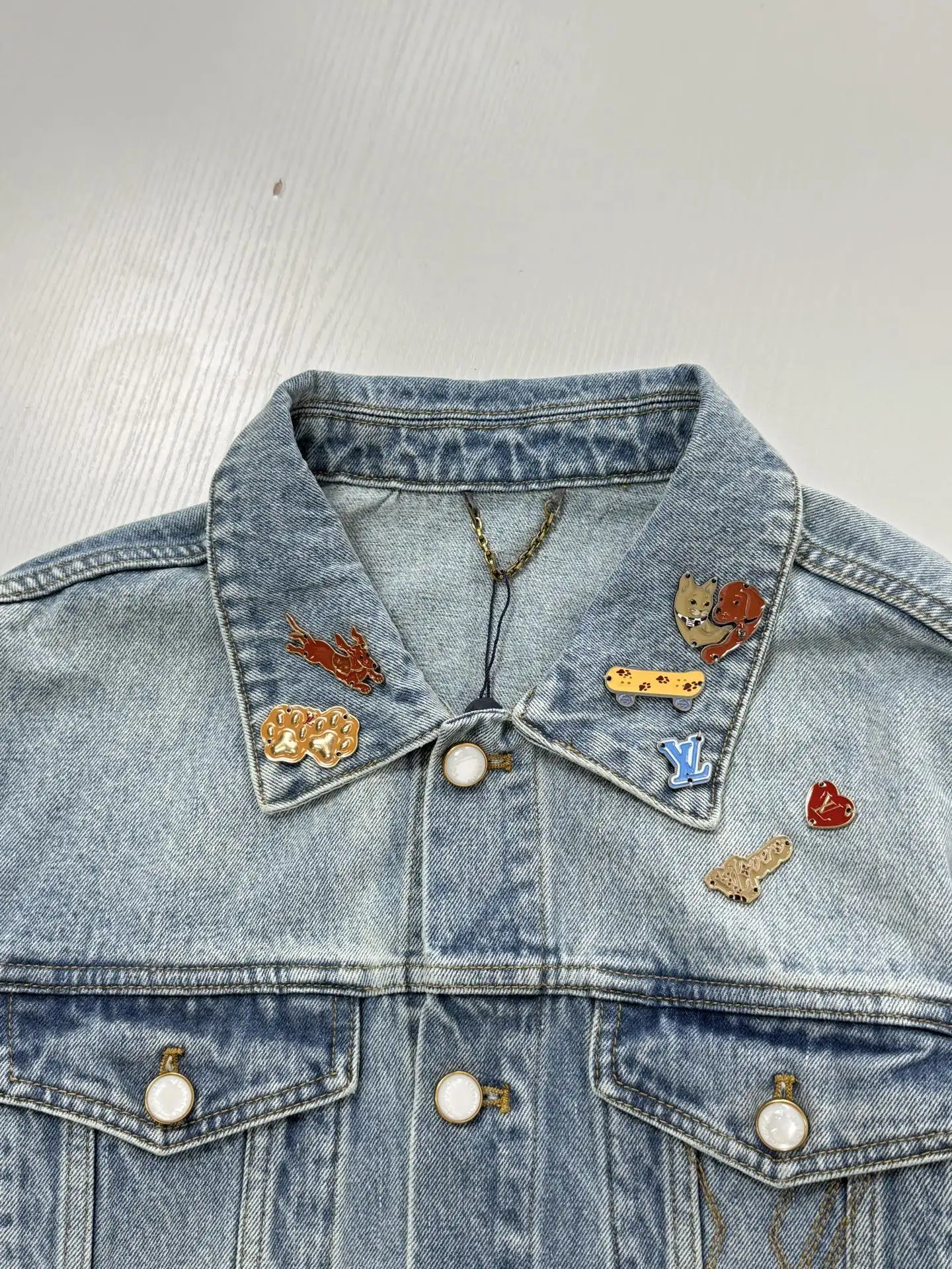 Embellished Badge Denim Trucker Jacket D37021225 — view 4