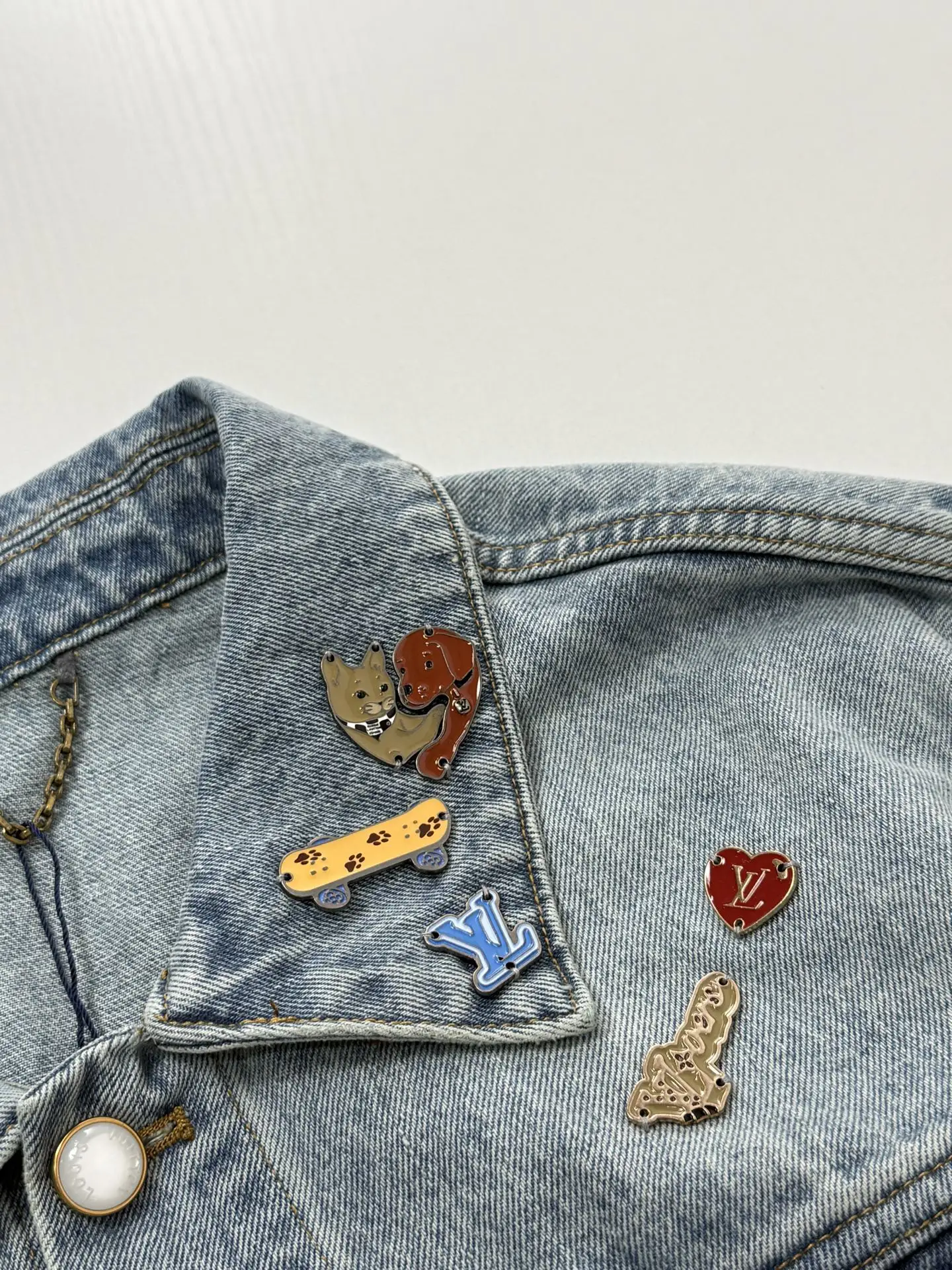 Embellished Badge Denim Trucker Jacket D37021225 — view 5