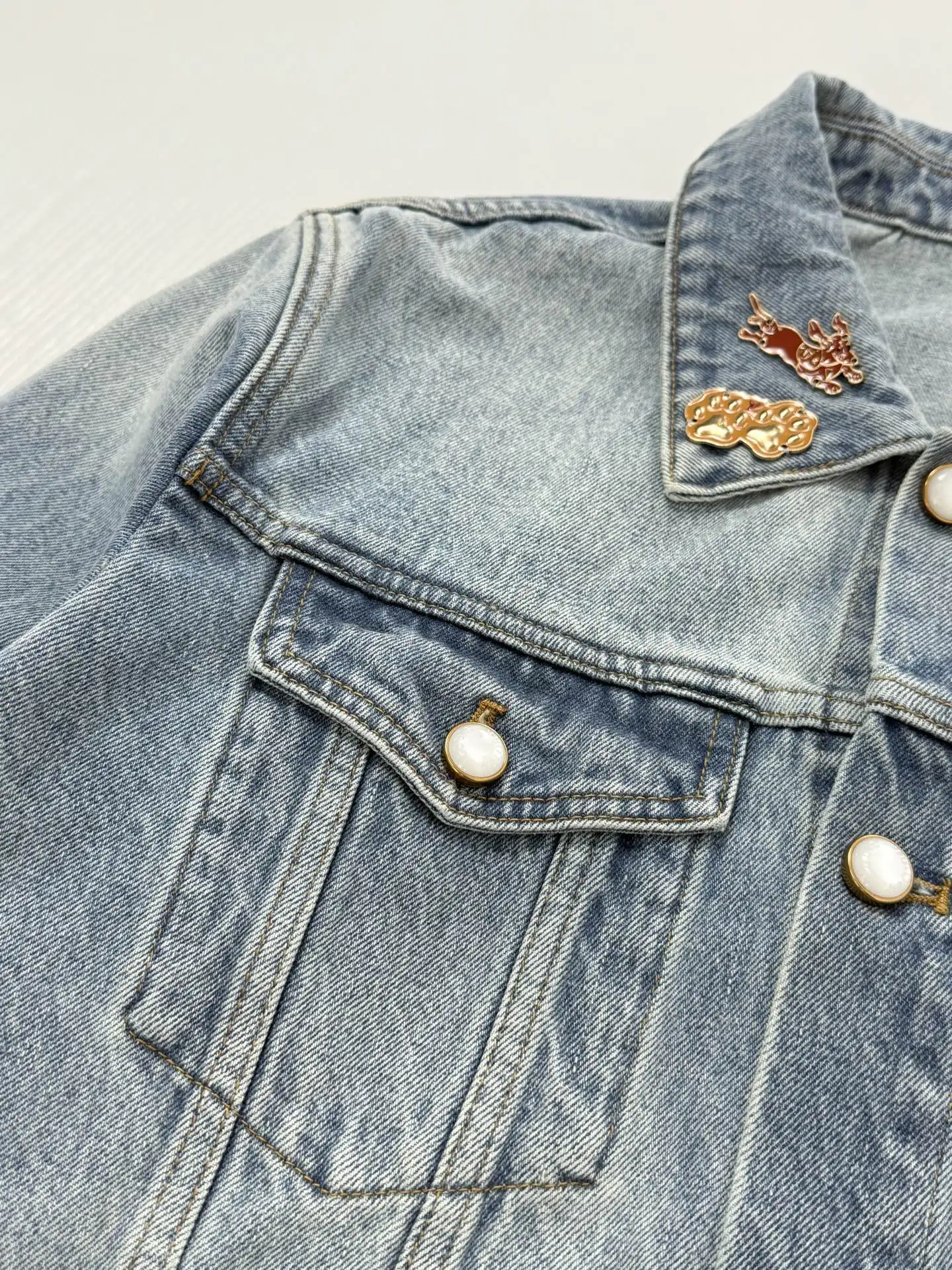 Embellished Badge Denim Trucker Jacket D37021225 — view 7