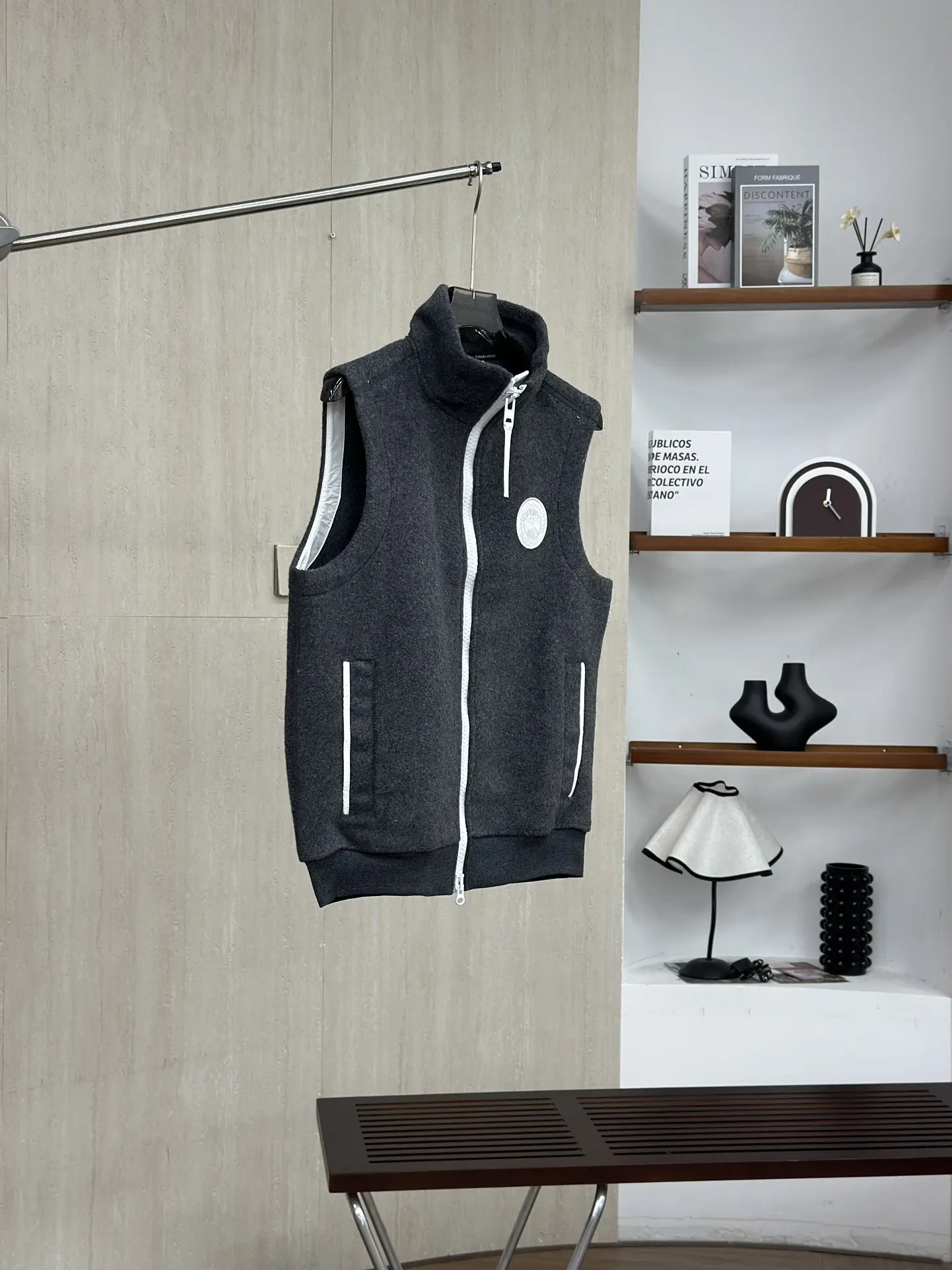 Mersey Wool-Blend Fleece Gilet D38024076 — view 4