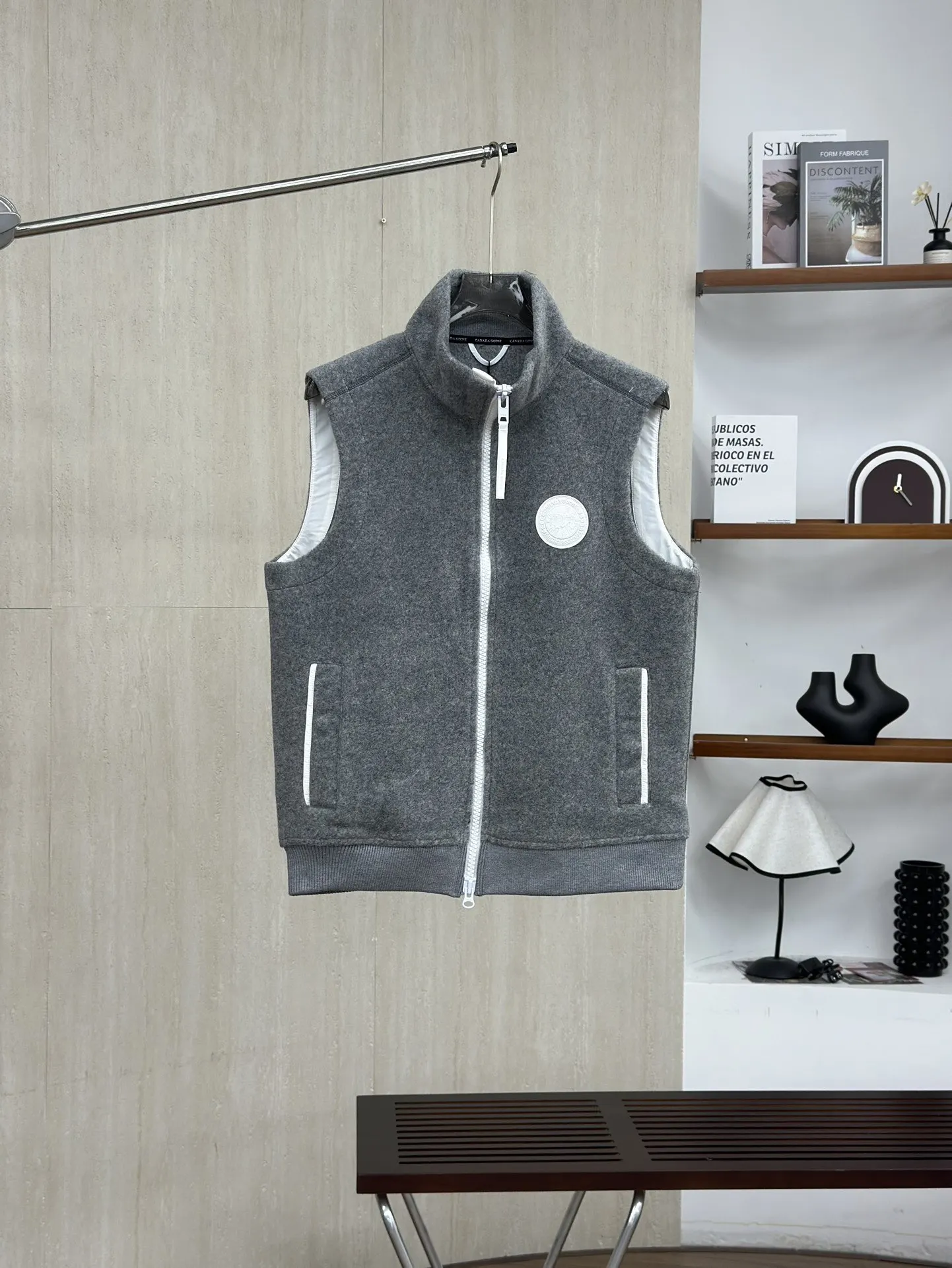 Mersey Wool-Blend Fleece Gilet D38024074 — view 6