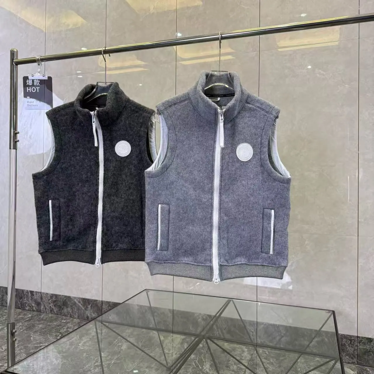 Mersey Fleece Gilet with White Label Logo D38024072 — view 3