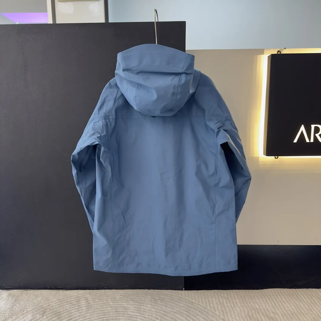 Alpha SV Hooded GORE-TEX Shell Jacket D38023948 — view 6