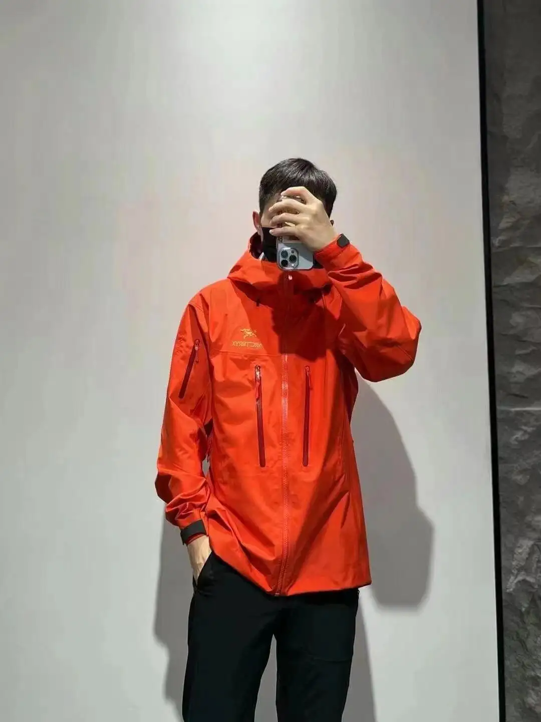 Alpha SV Hooded GORE-TEX Shell Jacket D38023950 — view 6