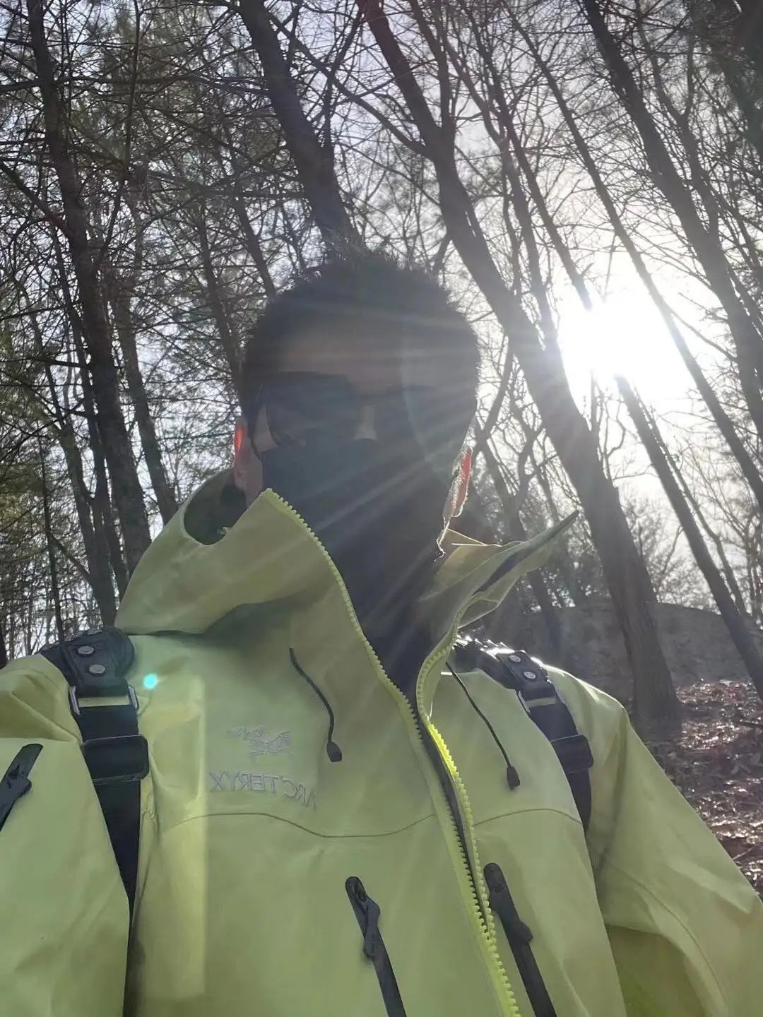 Alpha SV Hooded GORE-TEX Shell Jacket D38023951 — view 2