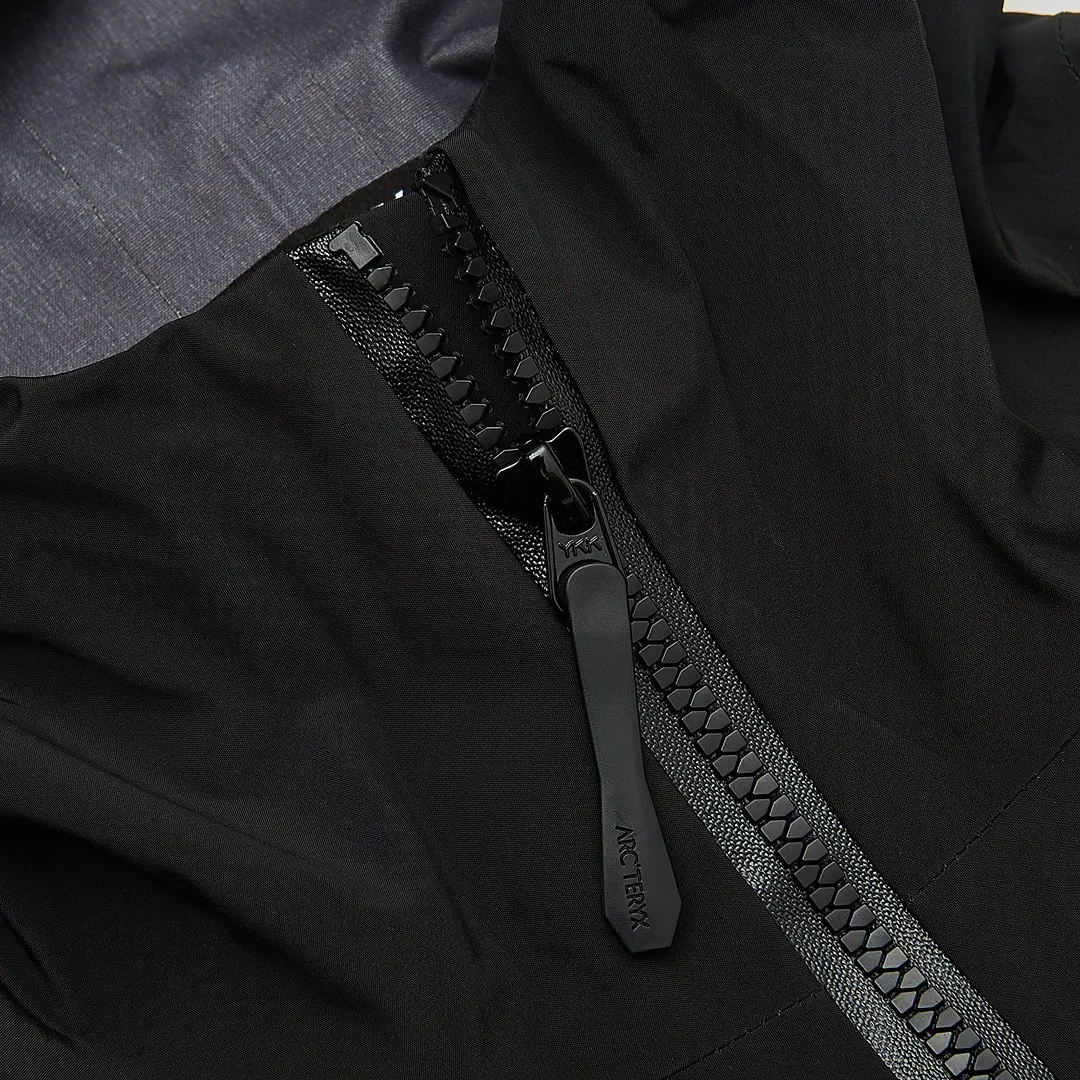 Alpha SV GORE-TEX Hooded Shell Jacket D38023958 — view 7