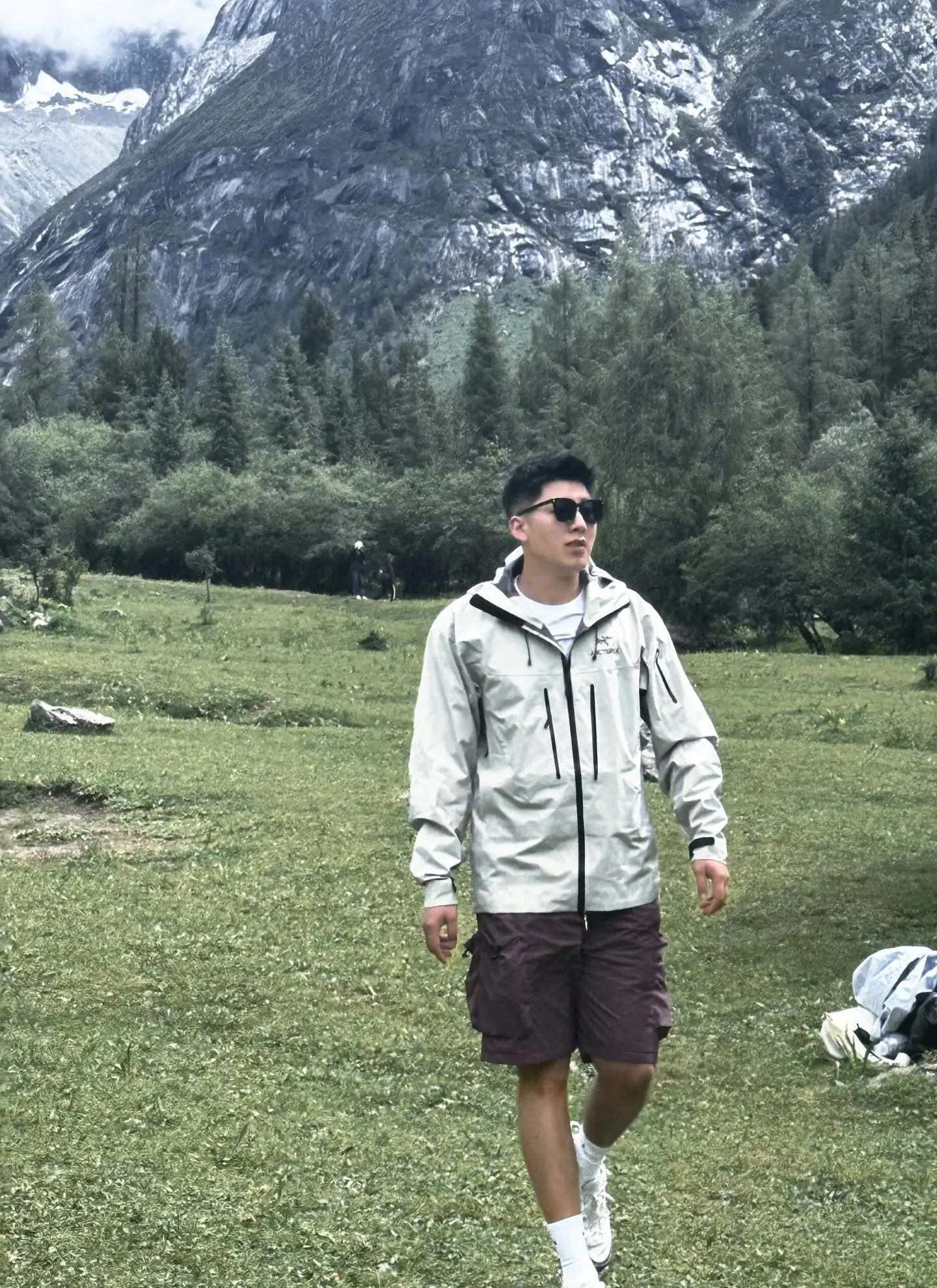Alpha SV Hooded GORE-TEX Shell Jacket D38023953