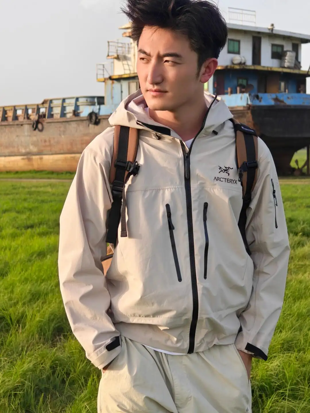 Alpha SV Hooded GORE-TEX Shell Jacket D38023953 — view 6