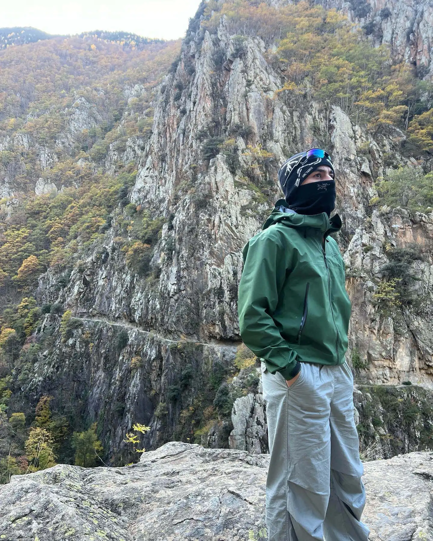 Beta SL GORE-TEX Hooded Shell Jacket D38024109 — view 6