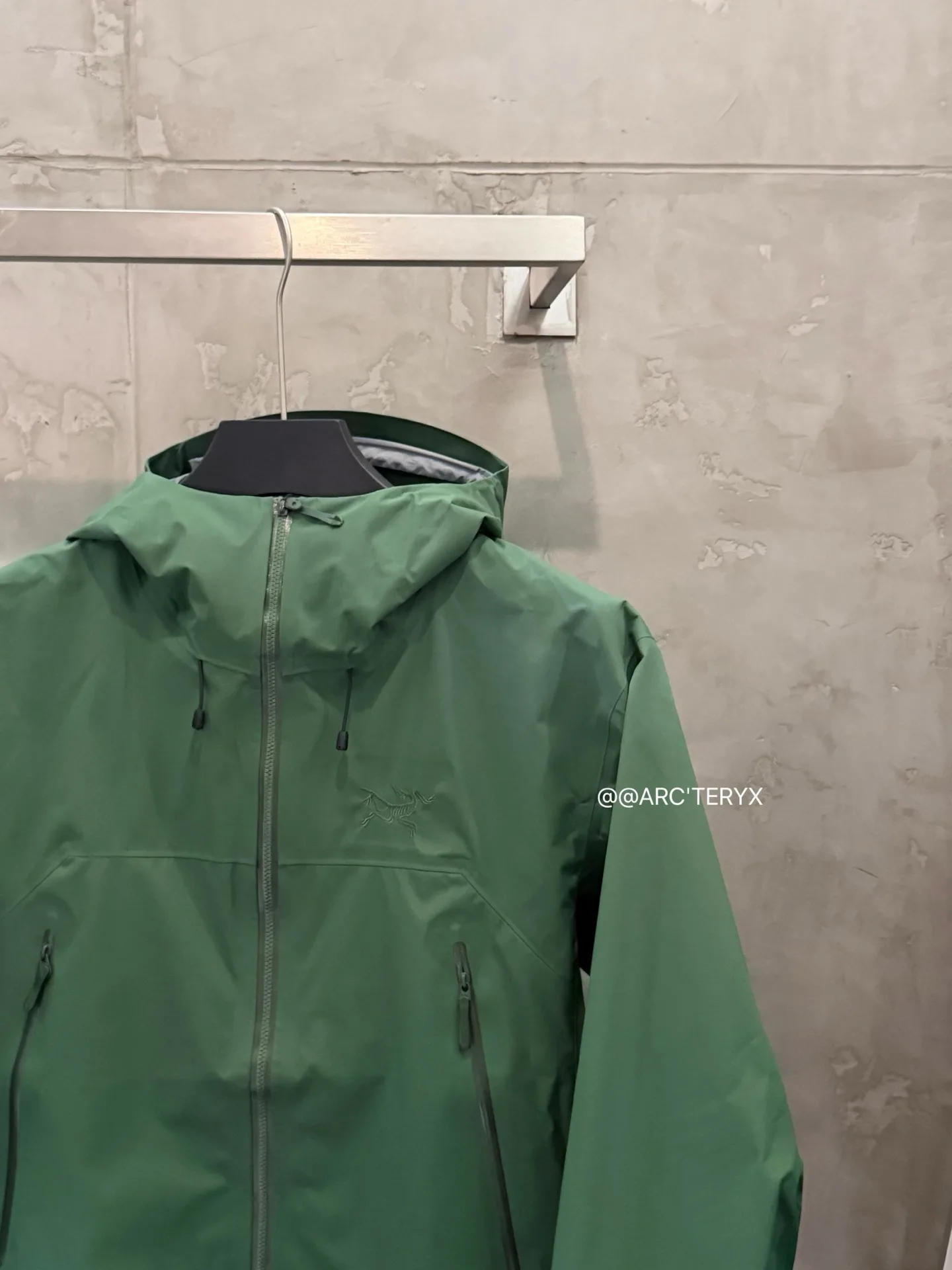 Beta SL GORE-TEX Hooded Shell Jacket D38024110 — view 10