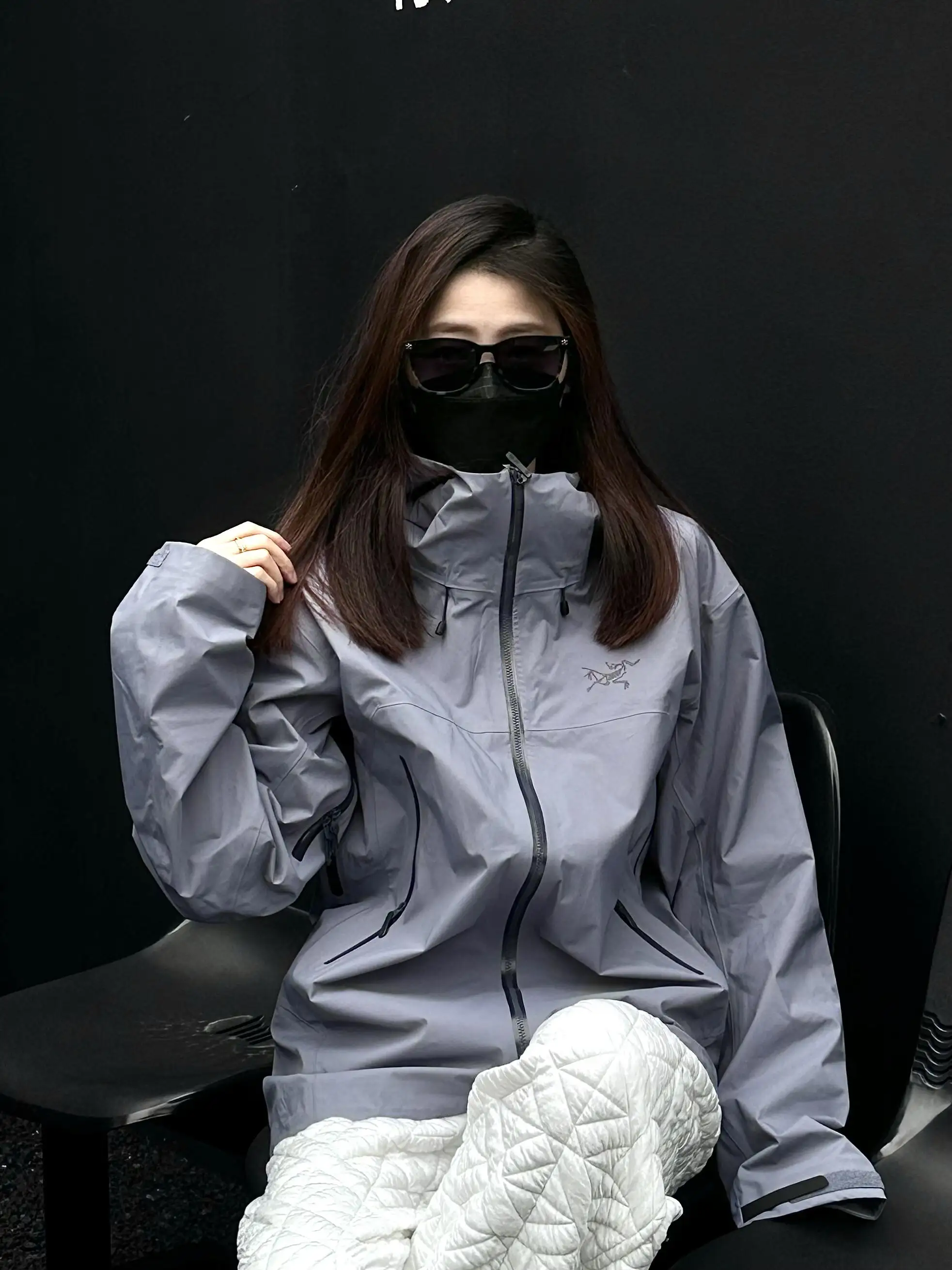 Beta SL GORE-TEX Hooded Shell Jacket D38024111 — view 3