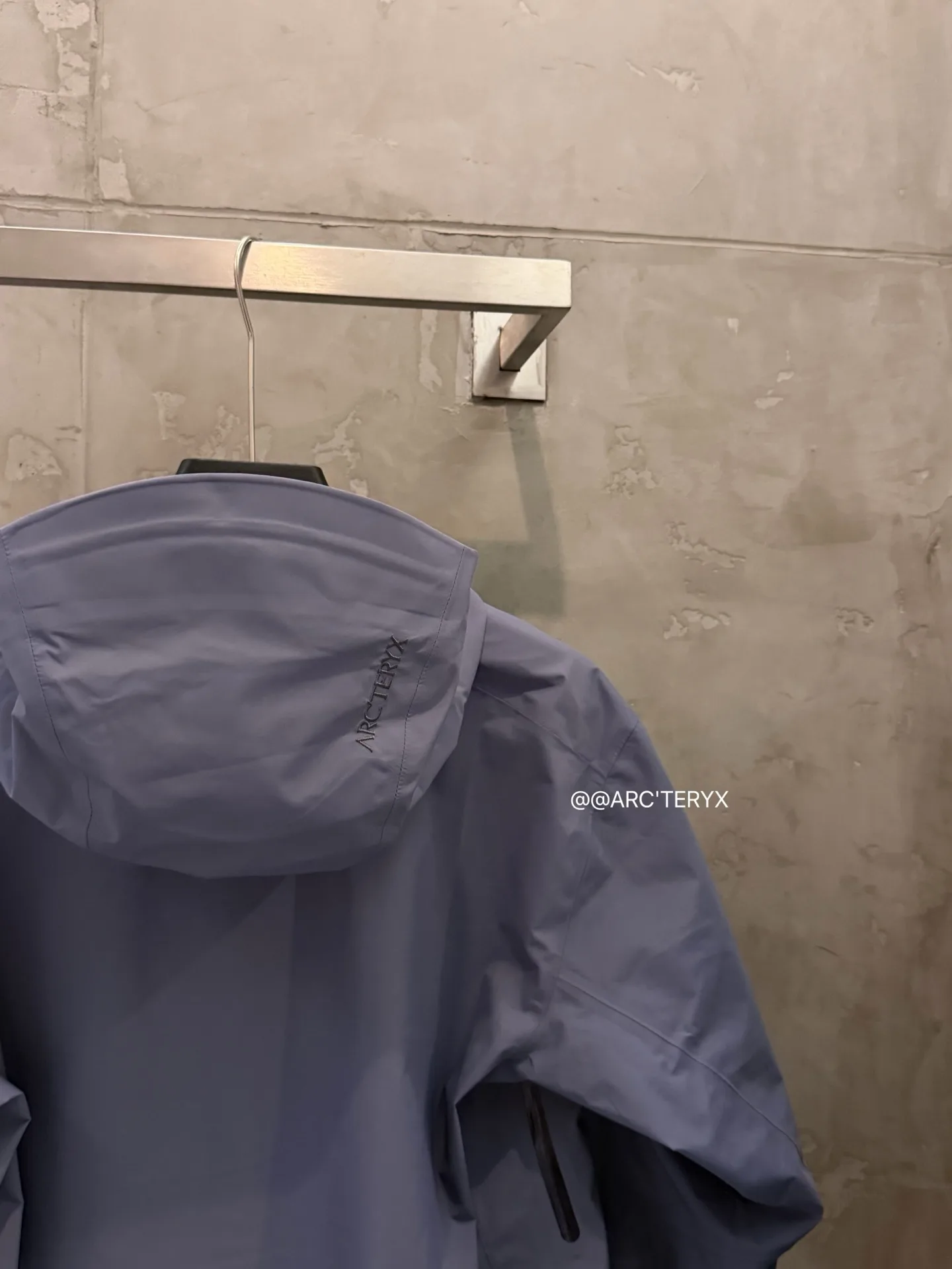 Beta SL GORE-TEX Hooded Shell Jacket D38024112 — view 8
