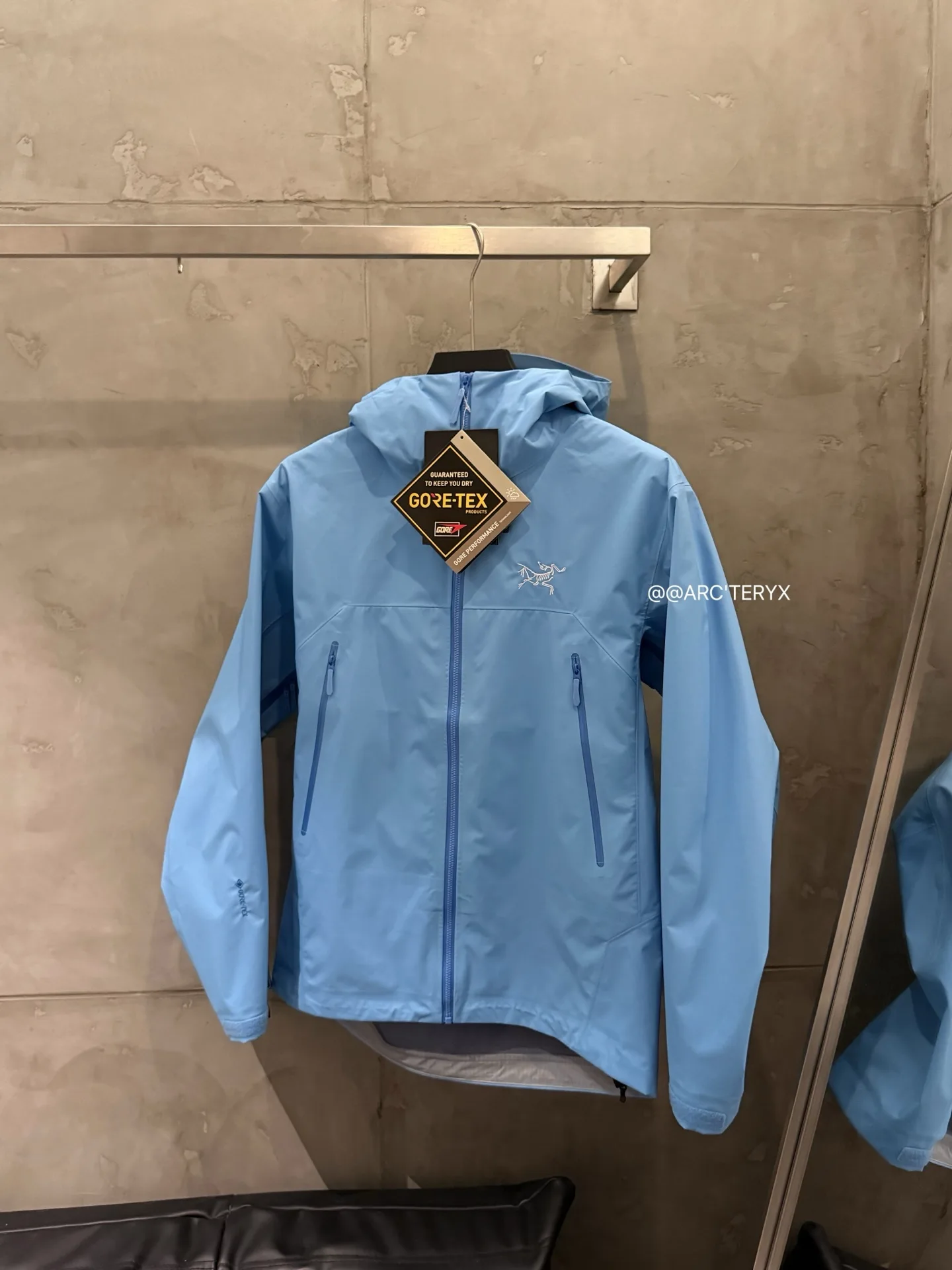 Beta SL GORE-TEX Hooded Shell Jacket D38024098