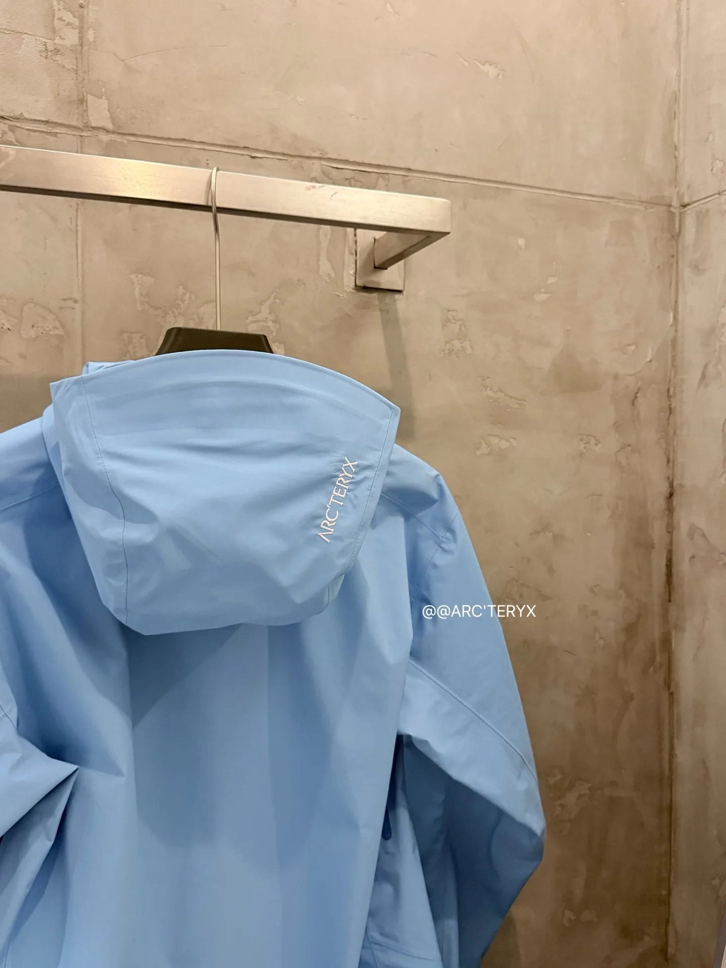Beta SL GORE-TEX Hooded Shell Jacket D38024098 — view 7